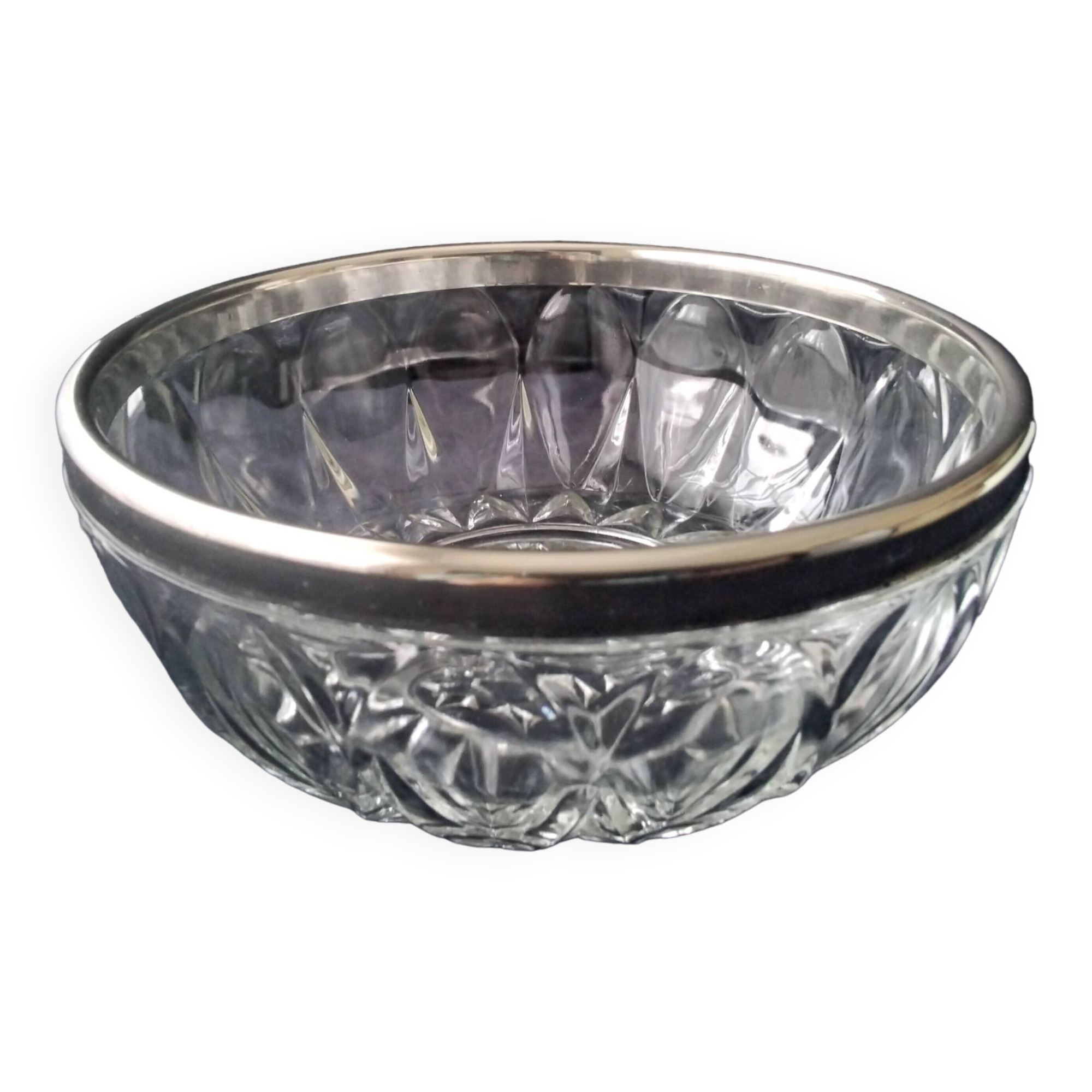 Salad bowl and serving cutlery in glass and silver metal