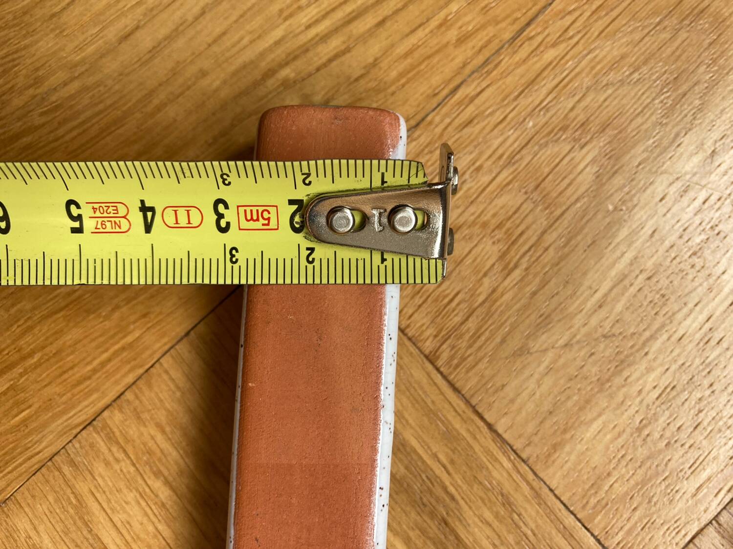 Ceramic knife holder with flower decor