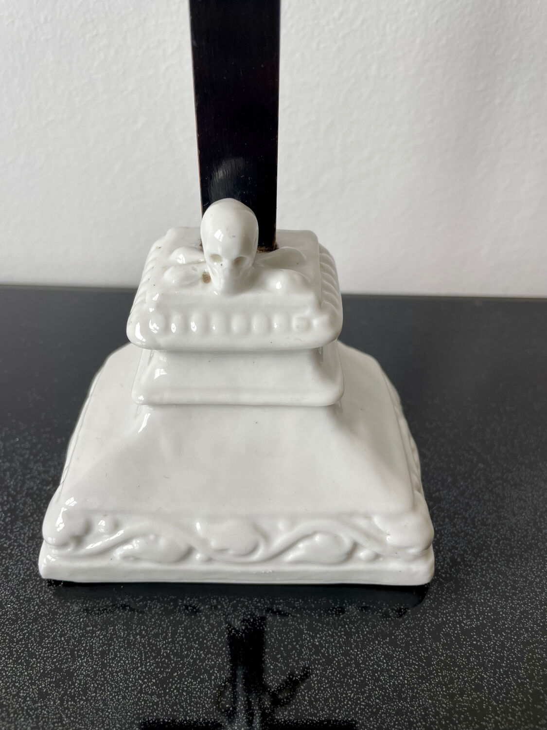 Napoleon 3 crucifix porcelain and wood