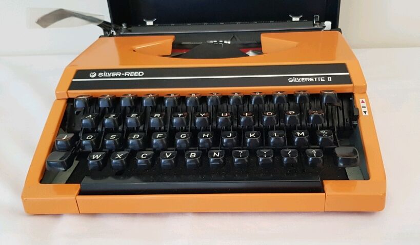 Silver reed seiko typewriter