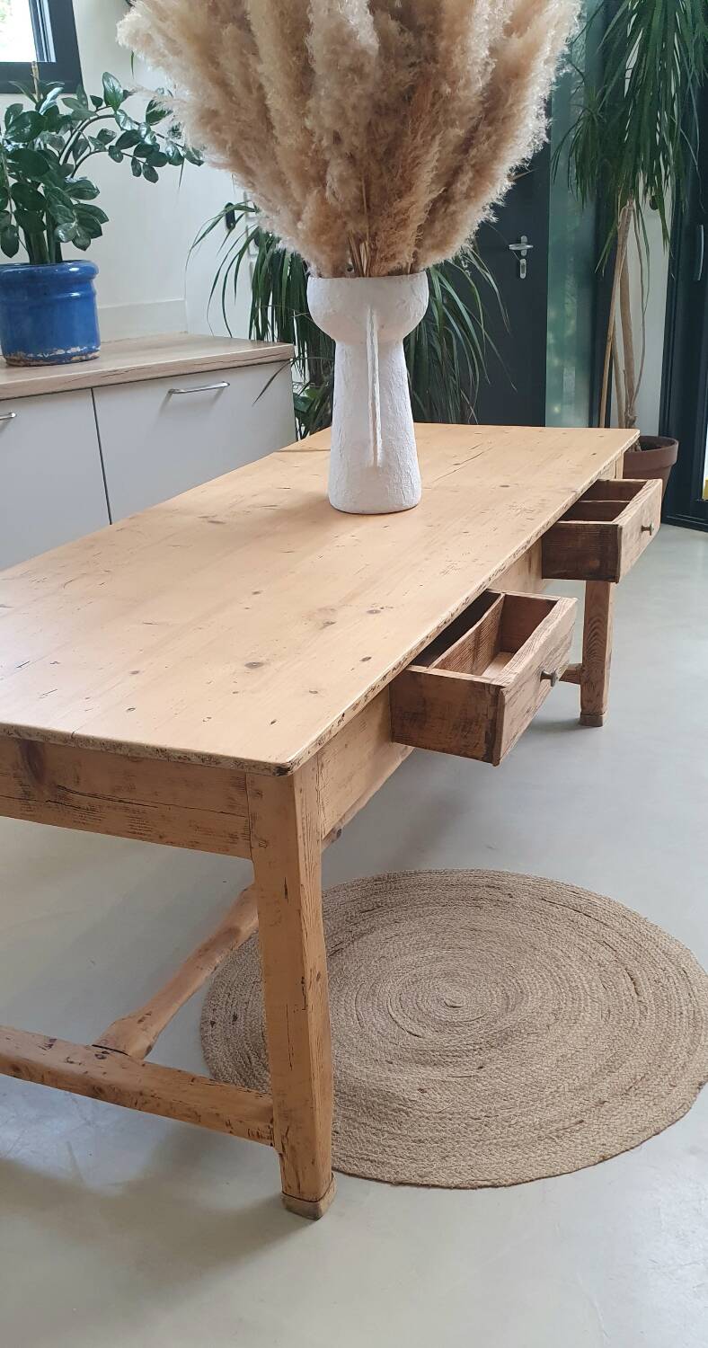 Farmhouse table