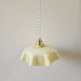 Suspension en opaline jaune pastel