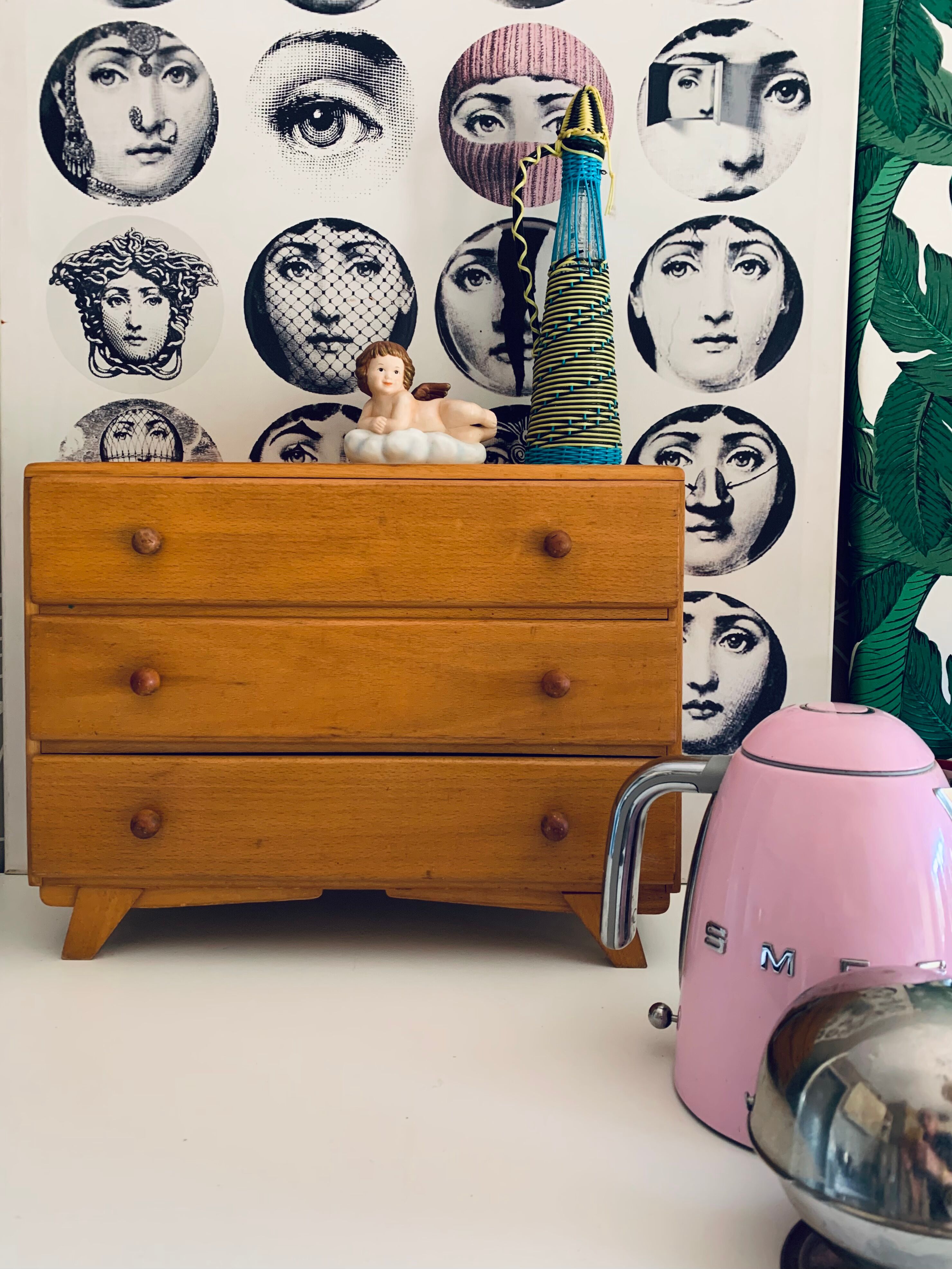 Commode de rangement pieds compas