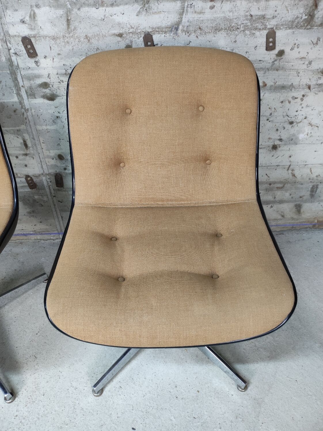 Paire de fauteuils Randall Buck