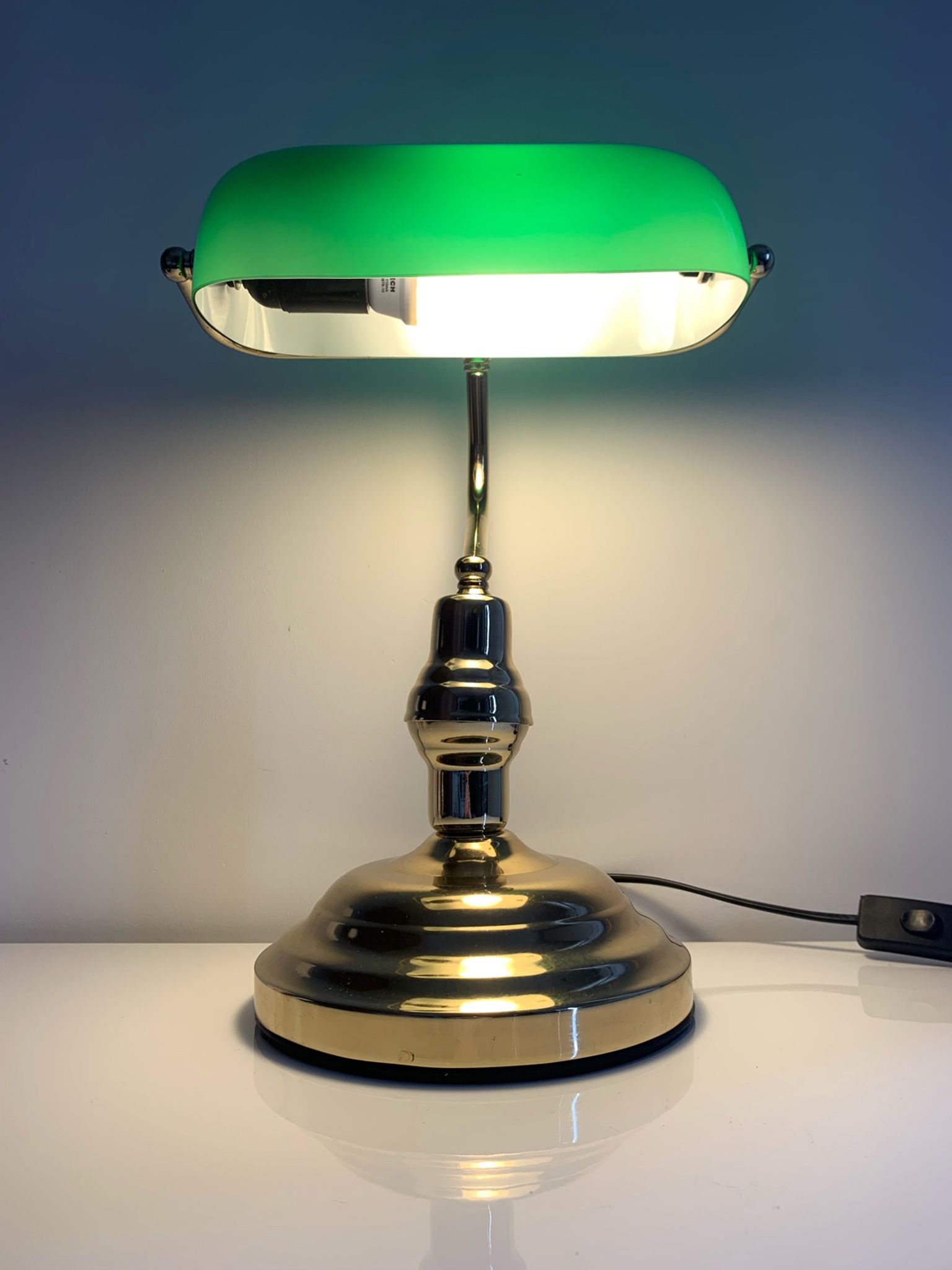 Desk lamp