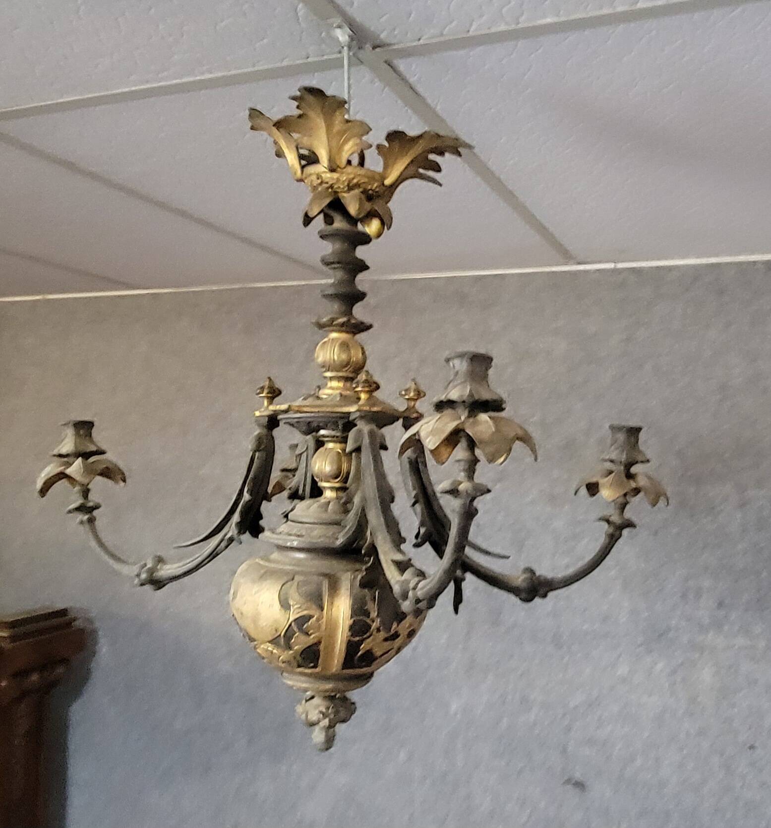 antique chandelier from the time of Napoleon III, dating from the second half of the 19th century