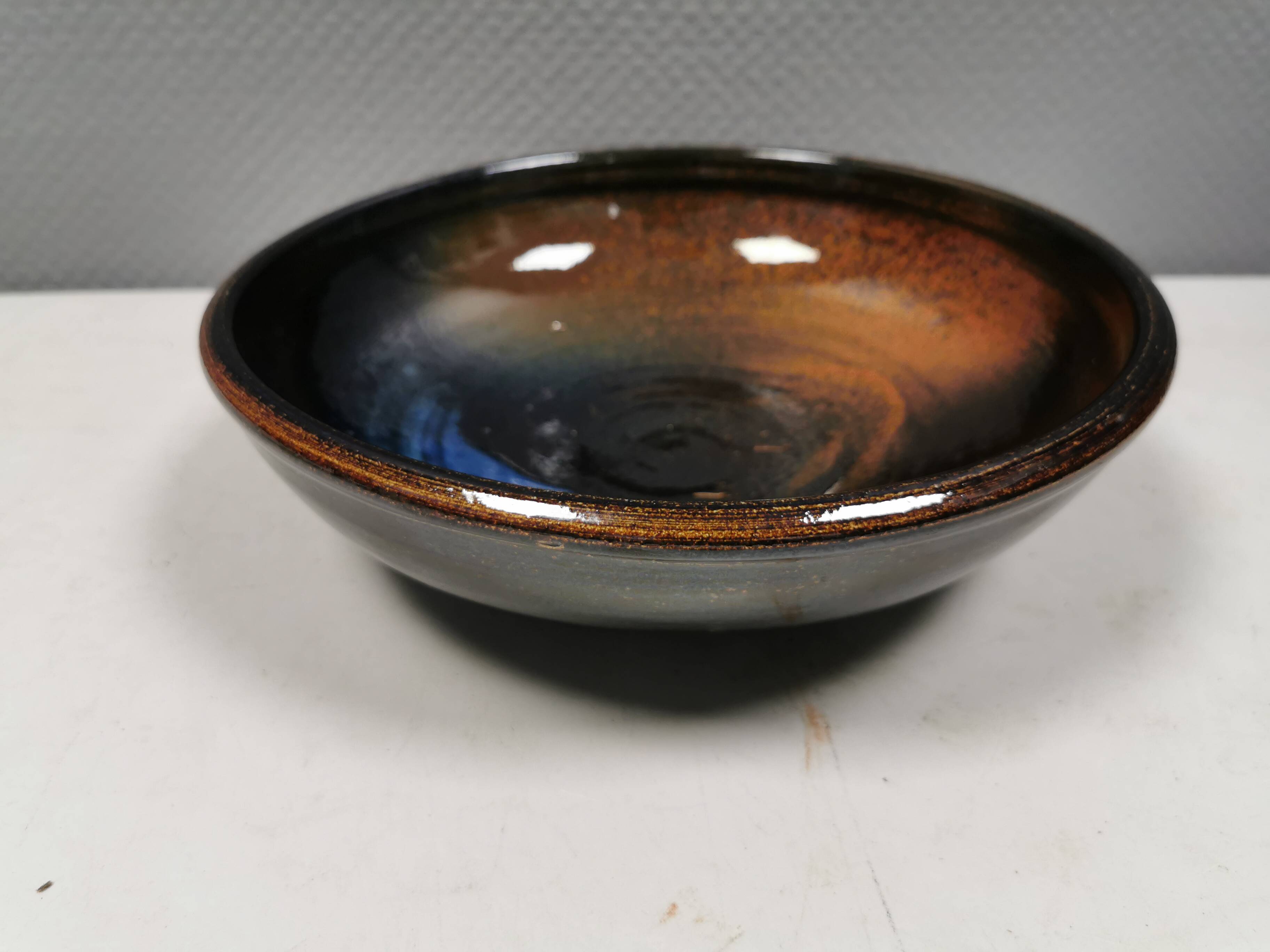 Large and beautiful bowl, made by Poul Hern Denmark 1980s.
