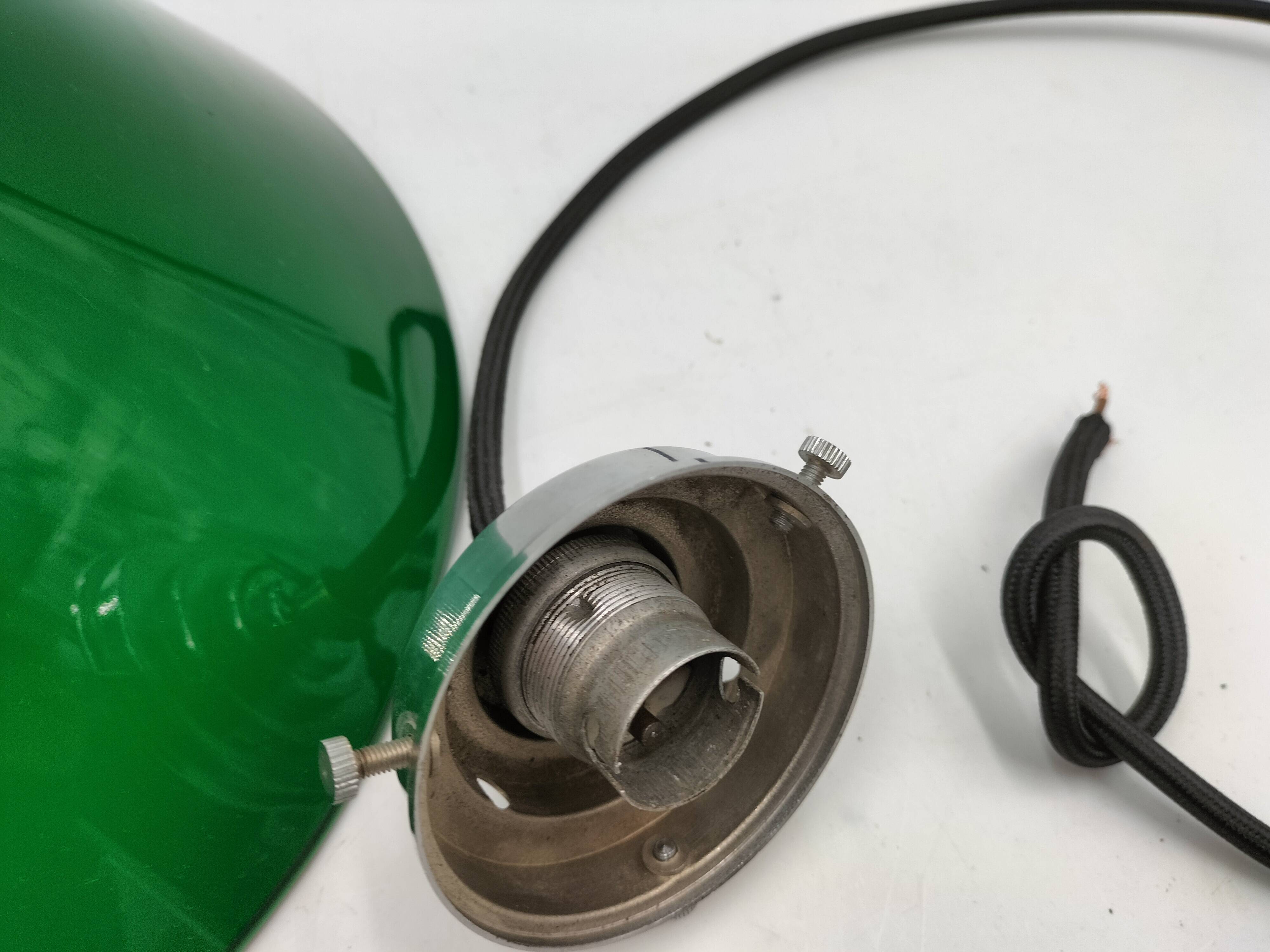 Green opaline cone suspension