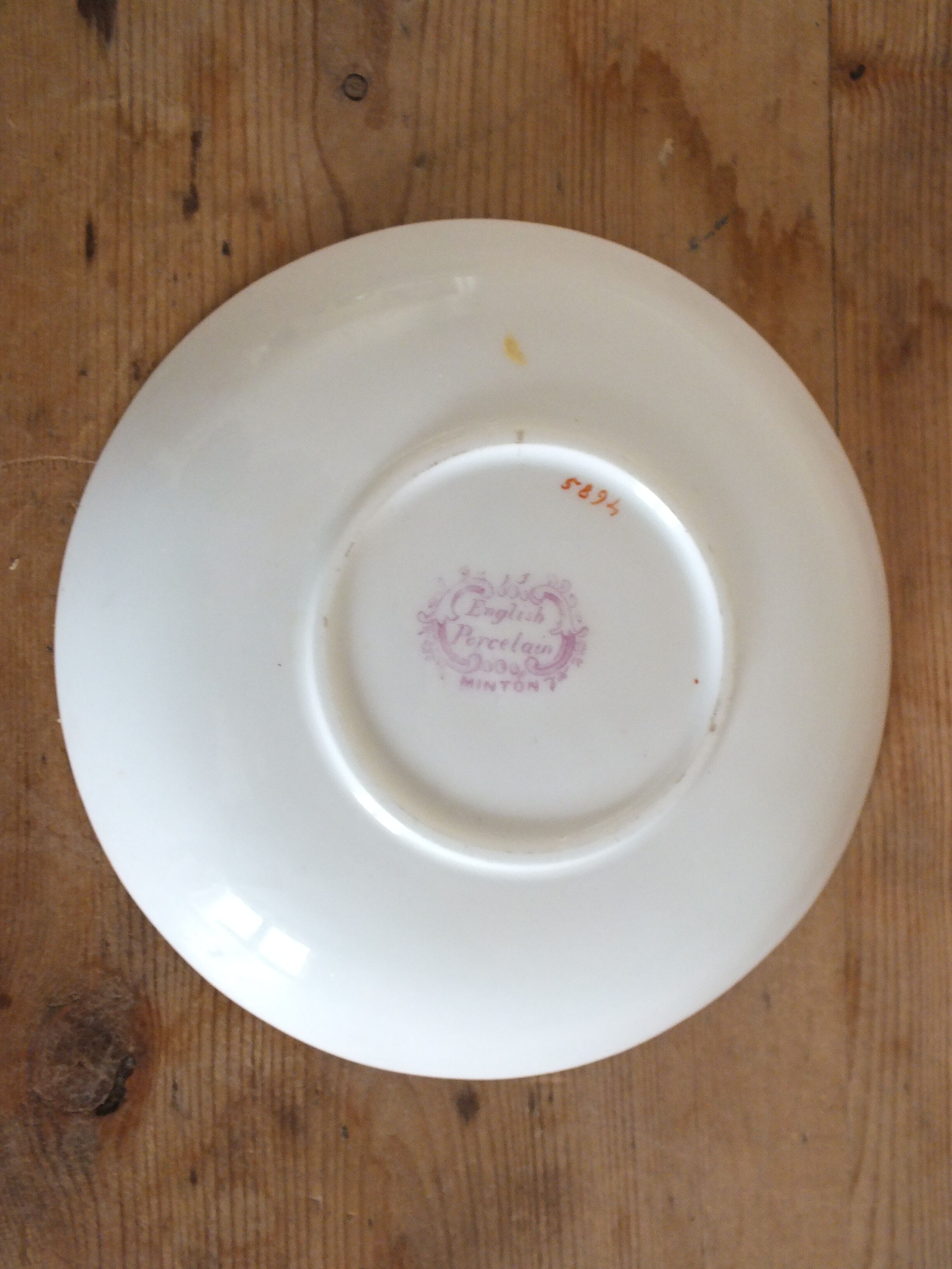 3 different saucers in English porcelain Minton