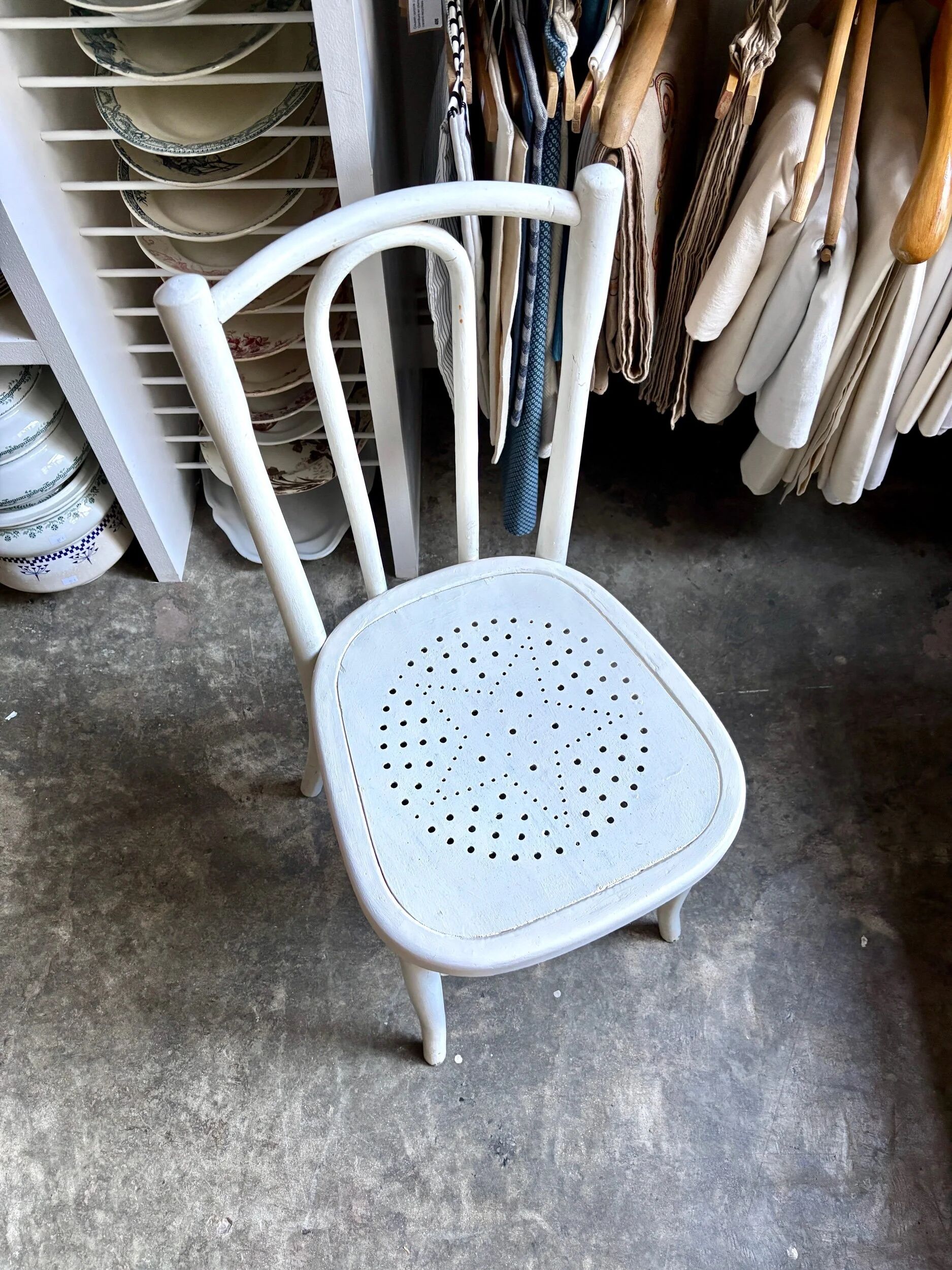 Chaise bistrot en hêtre blanc