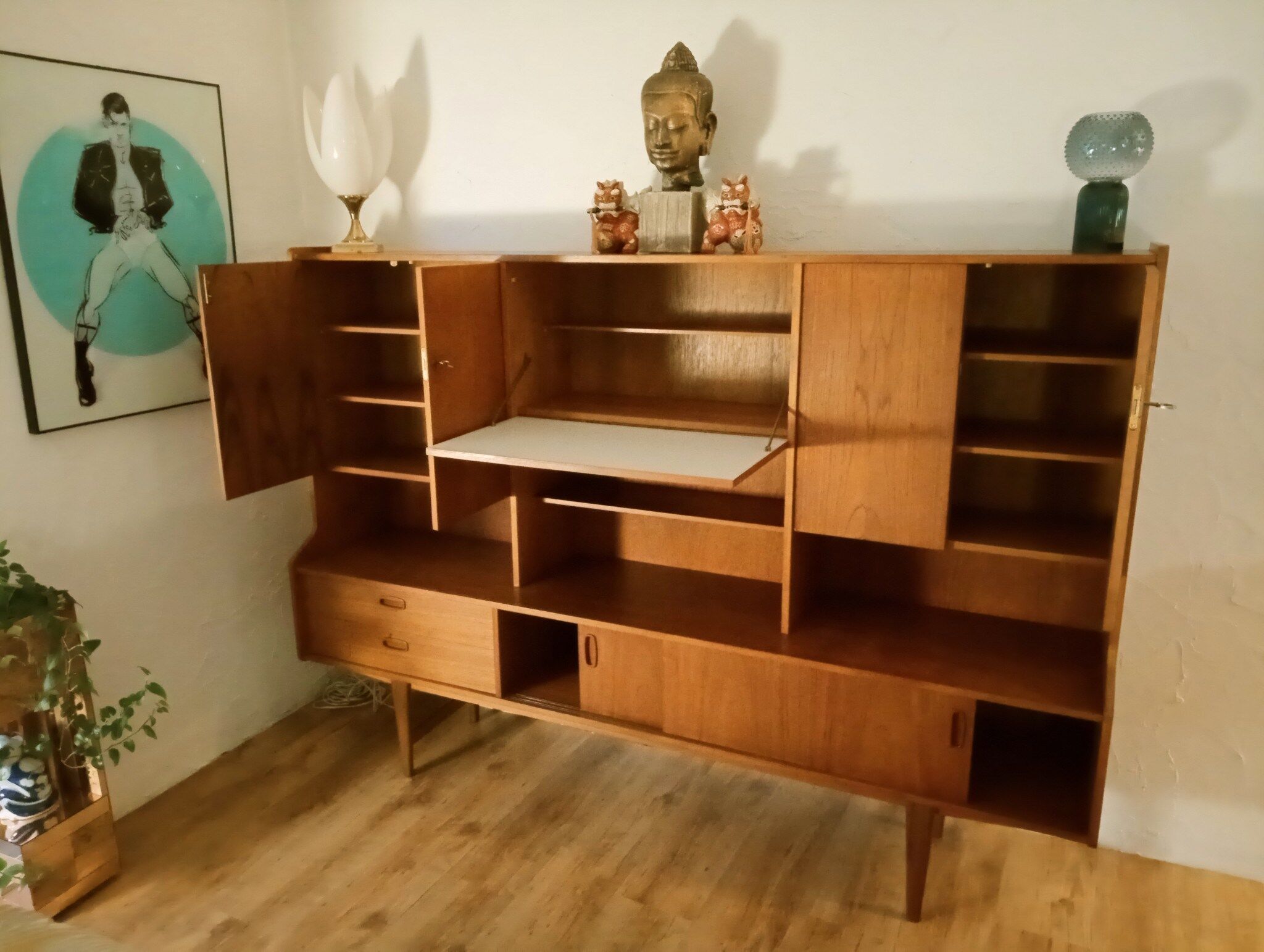 Sandinavian sideboard