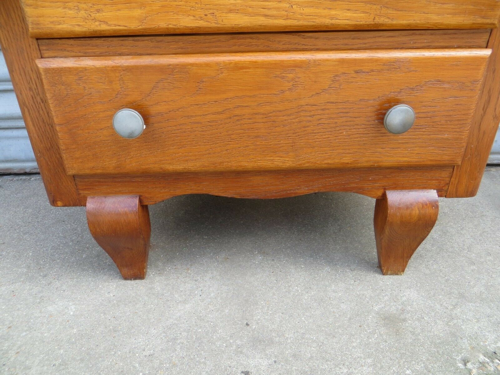 Vertical Dresser years 40 vintage