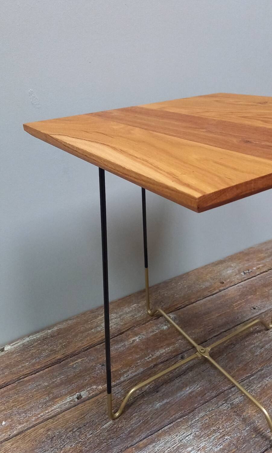Side table or end table