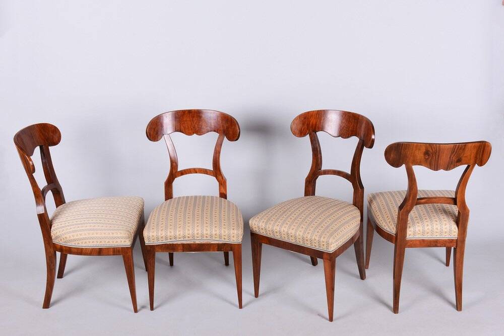 Chaises Biedermeier en noyer, tchèque, années 1830, ensemble de 4