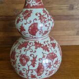 Chinese vase in gourd shape with Double Happiness motif.