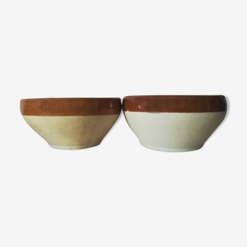 Set of 2 small sandstone bowls