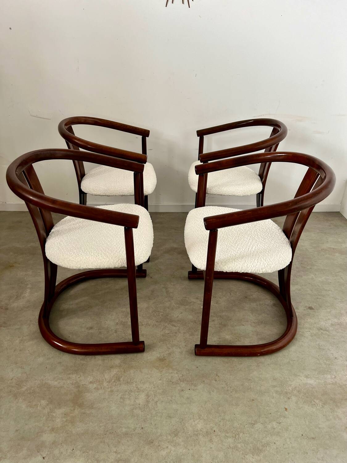 Lot 4 chaises / fauteuils design annees 60 Casala italy bois courbé et tissu bouclette vintage