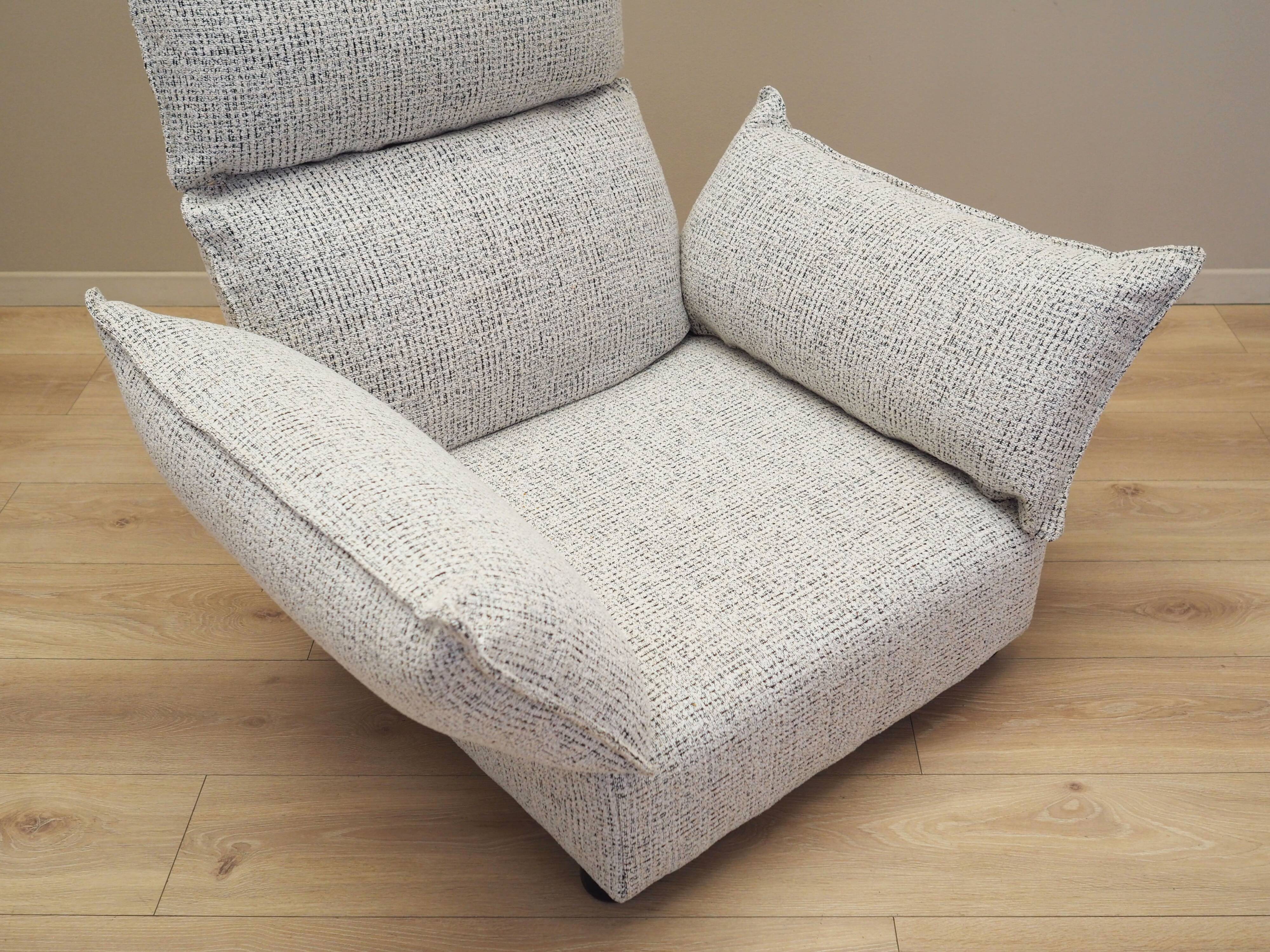 Lounge armchair, Italian design, 1970s, production: Italy
