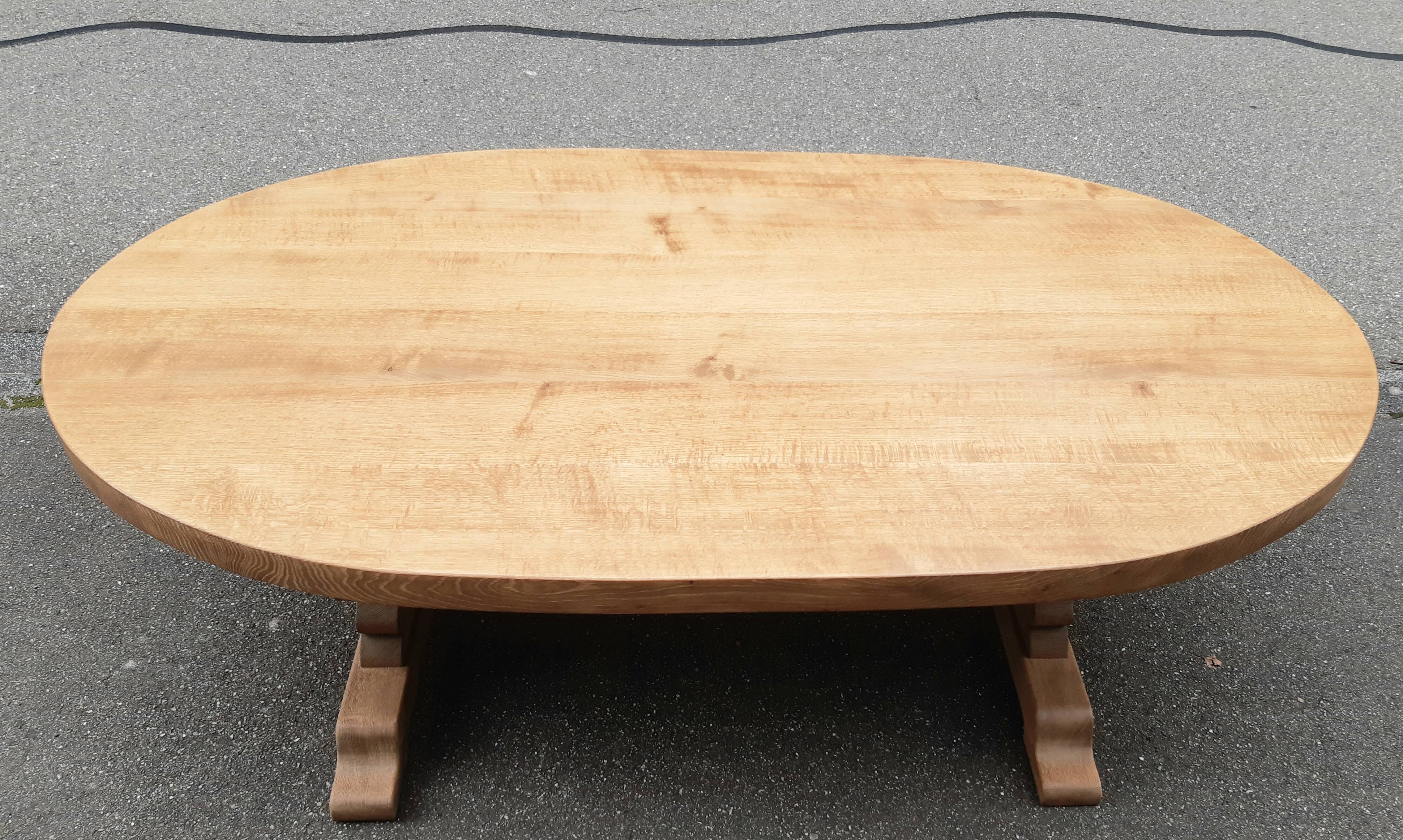 Oval farmhouse table