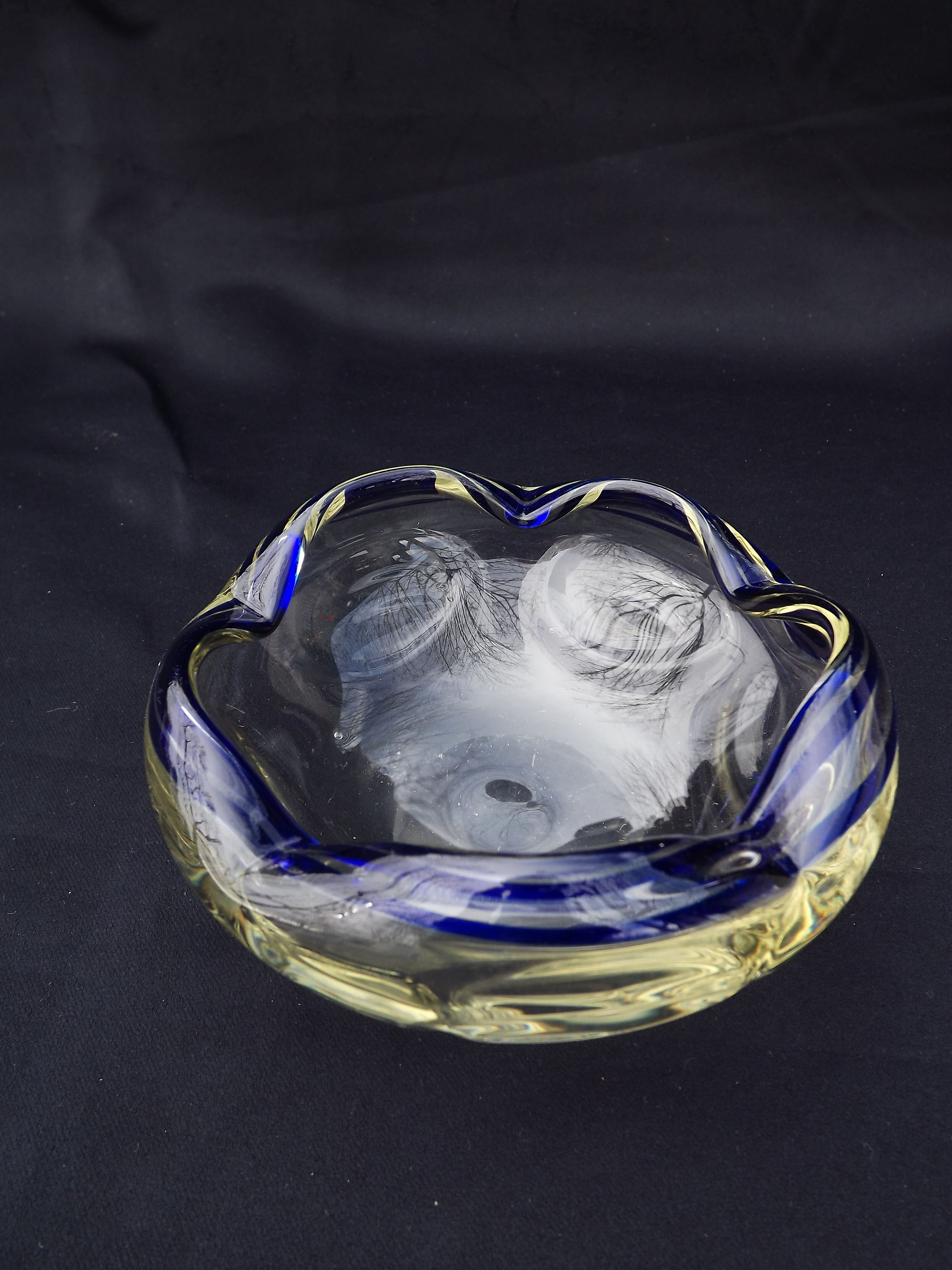 Glass pate trinket bowl