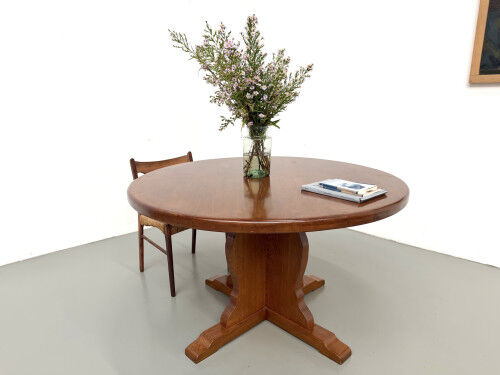 Brutalist round table in solid oak, 1960s.
