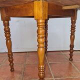 round table 4 feet in cherry wood