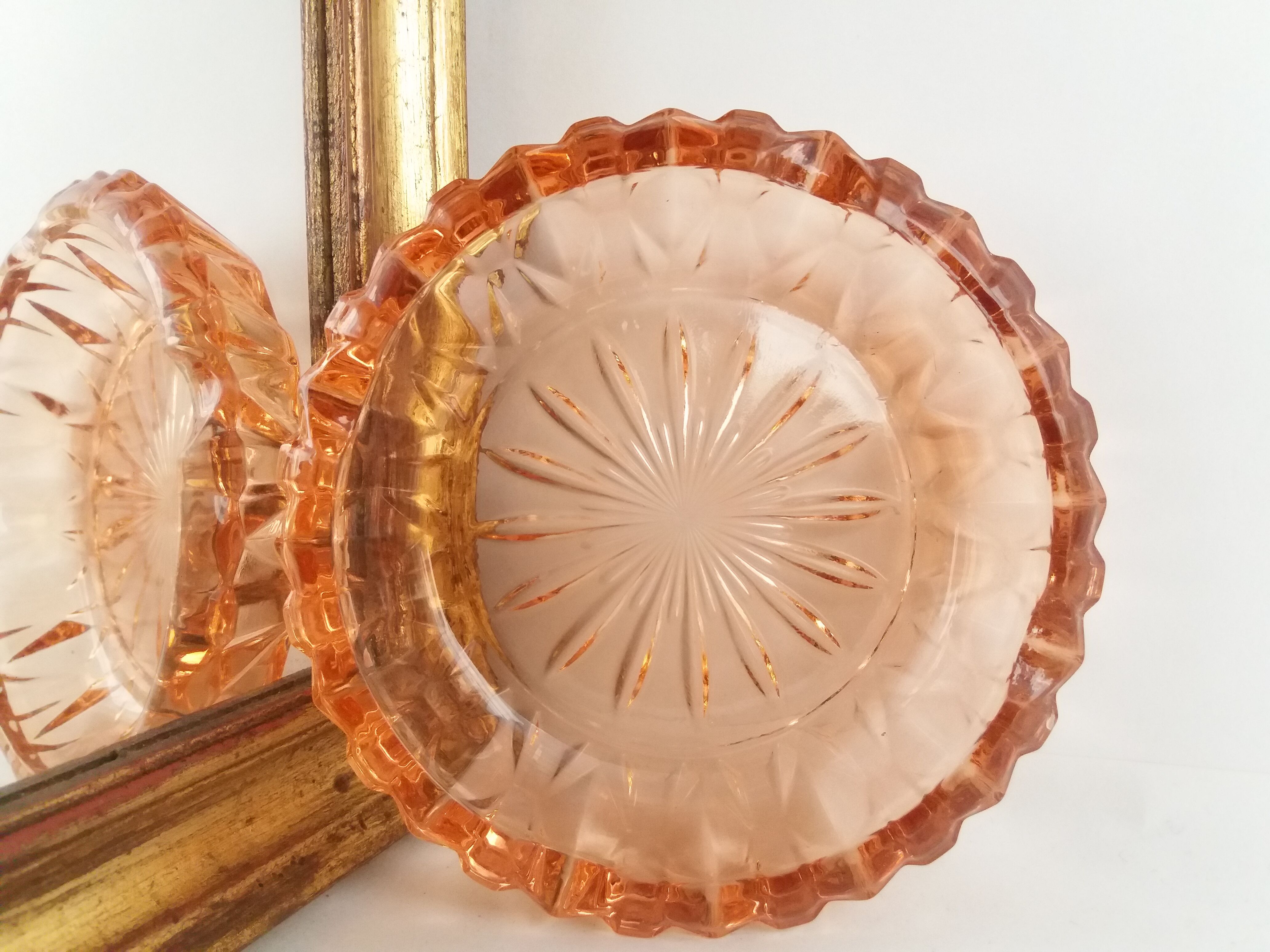 Pink chiseled glass catchall