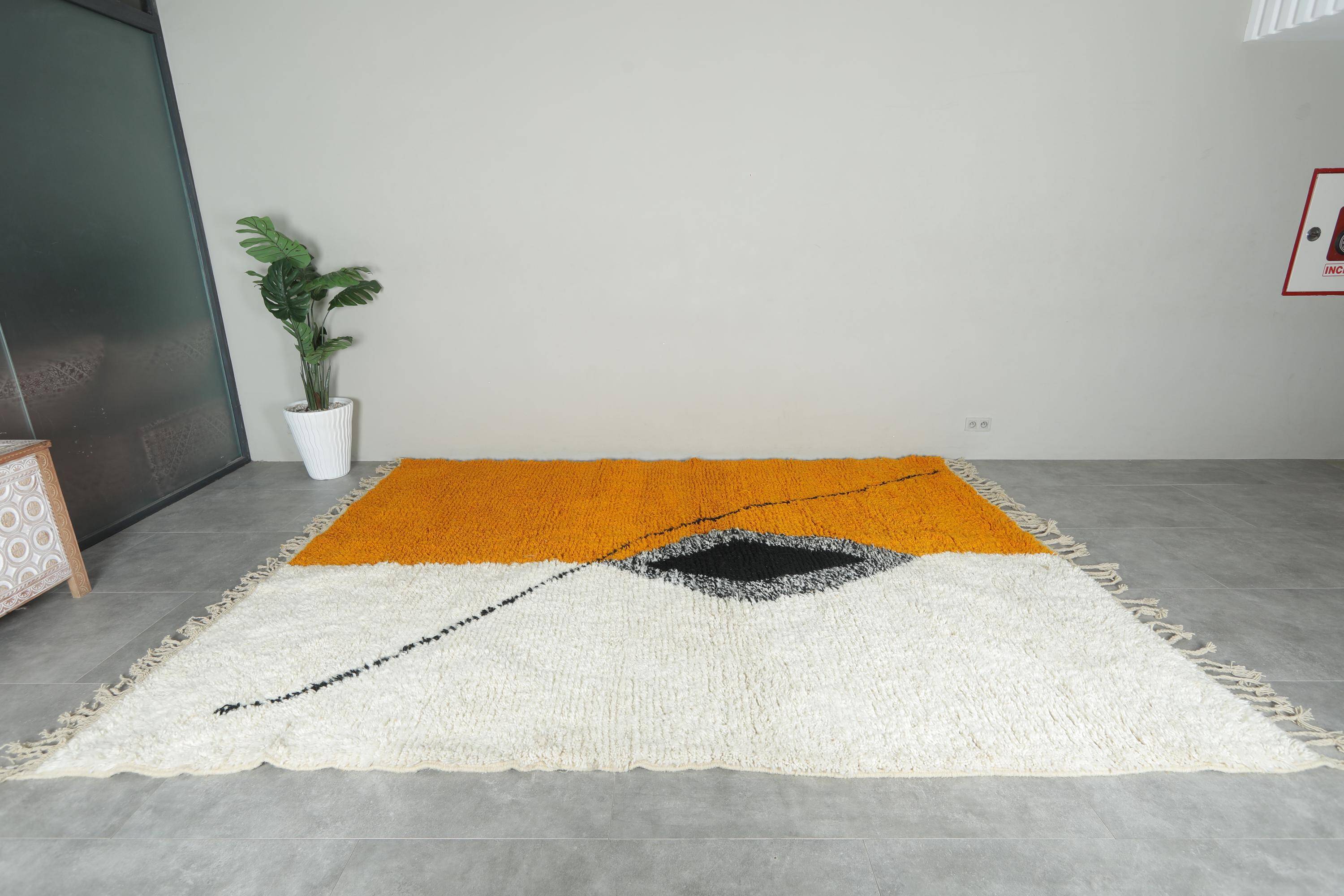 Moroccan rug 100% wool, handmade, 250x150 cm, superior quality.