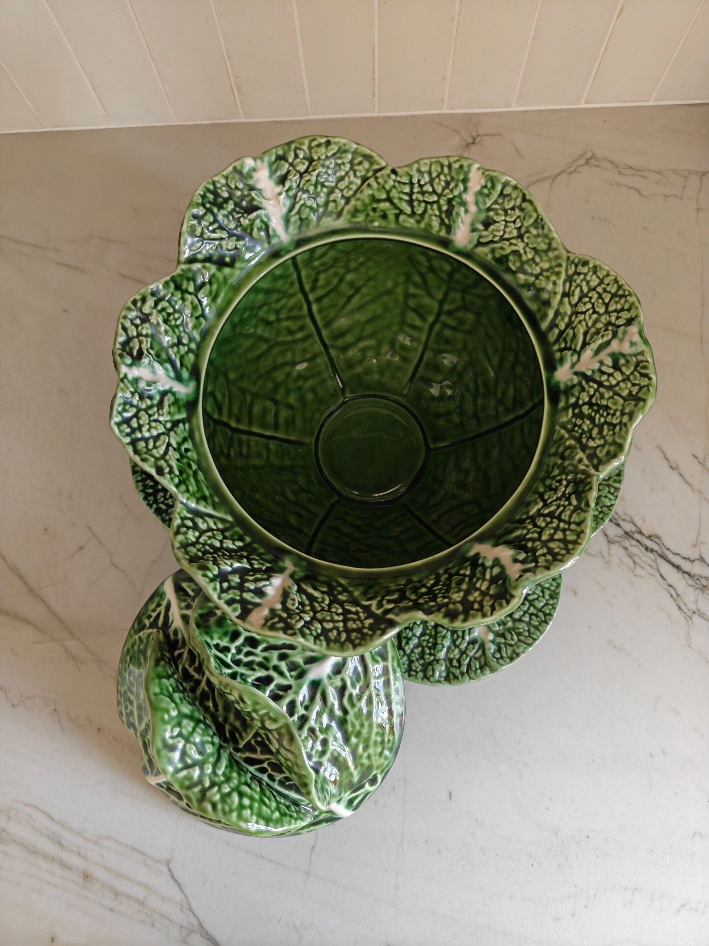 Chou soup tureen