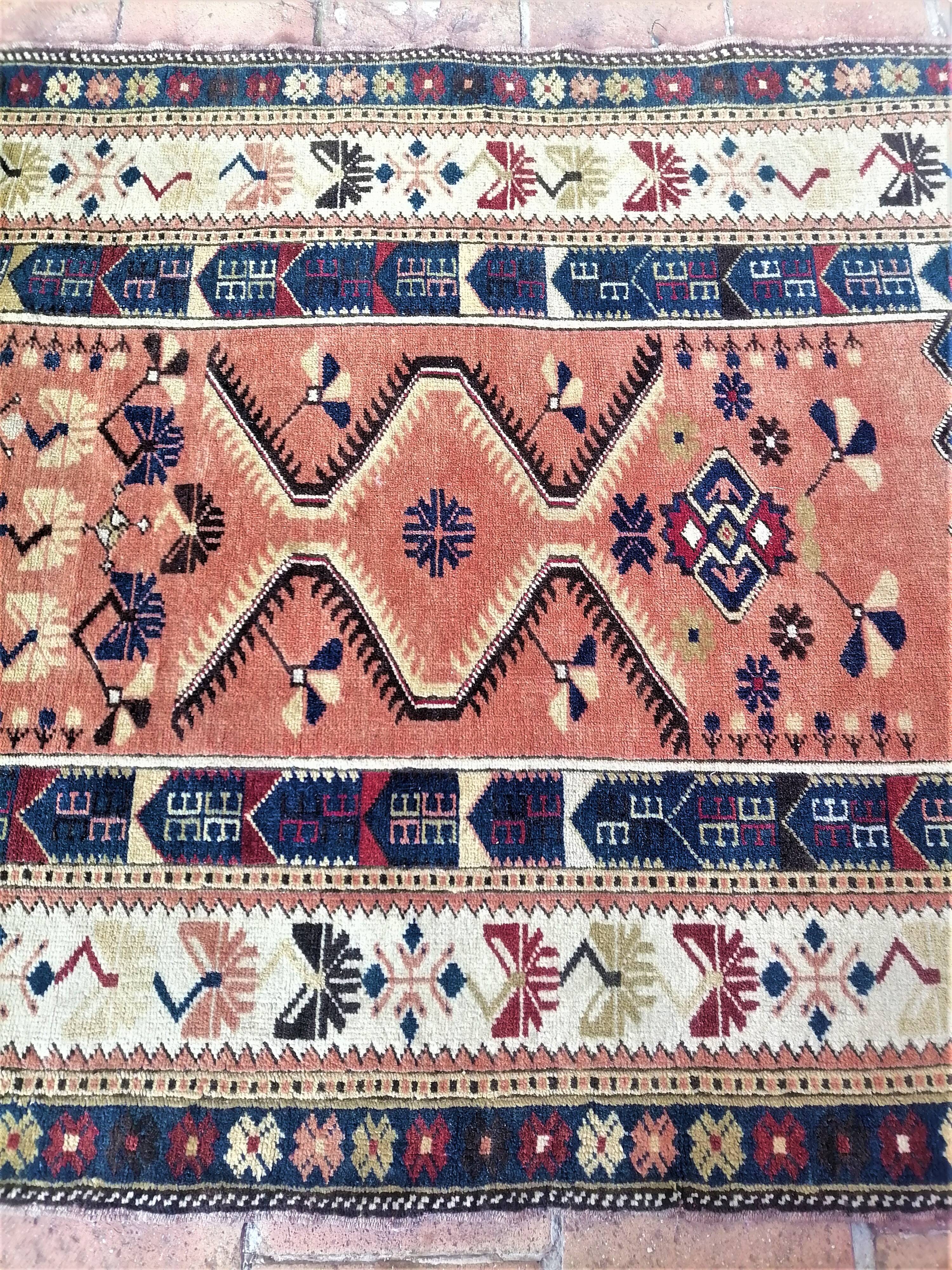 Oriental carpet from Turkey 152 x 118