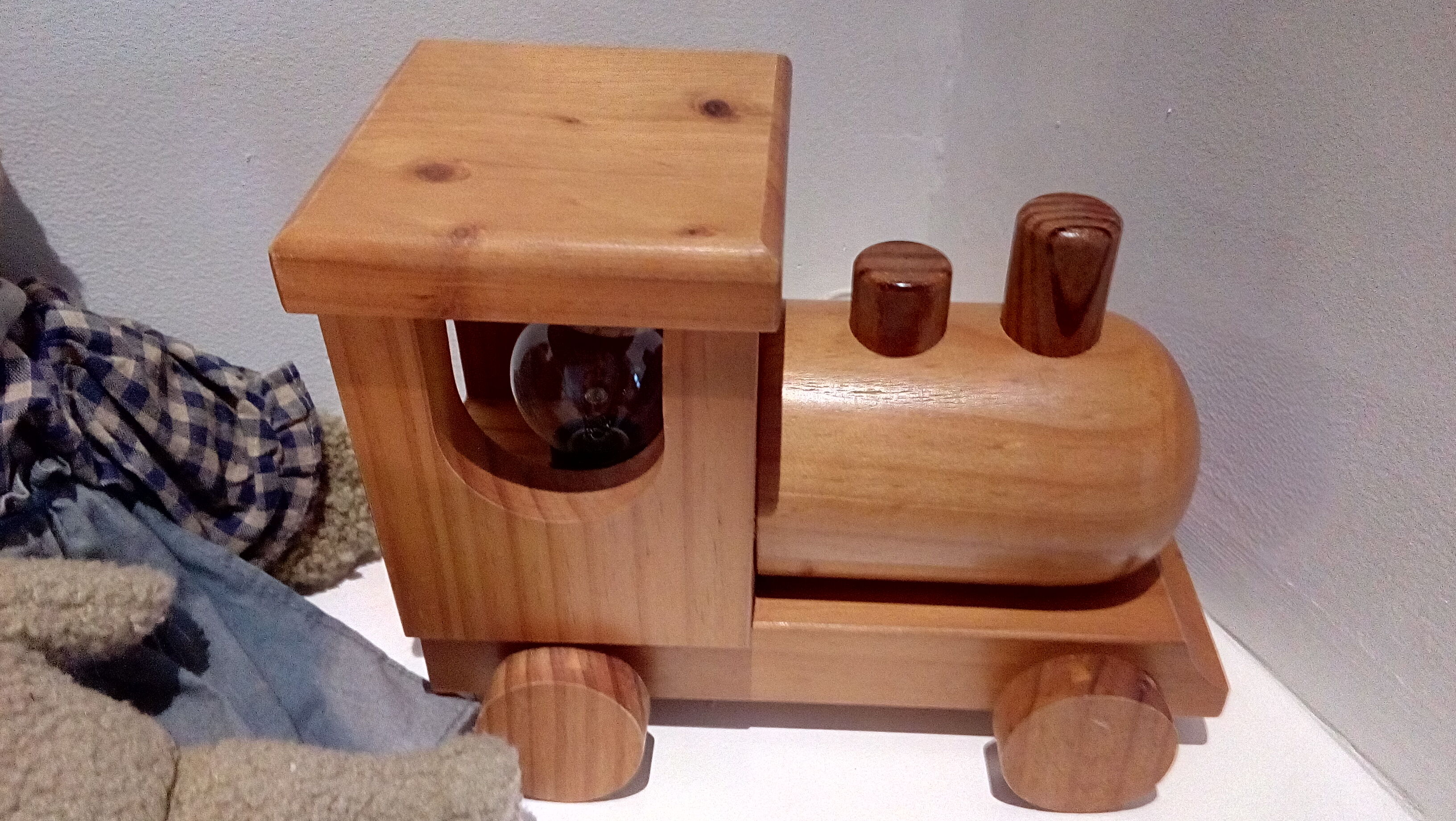 Child nightlight locomotive wood
