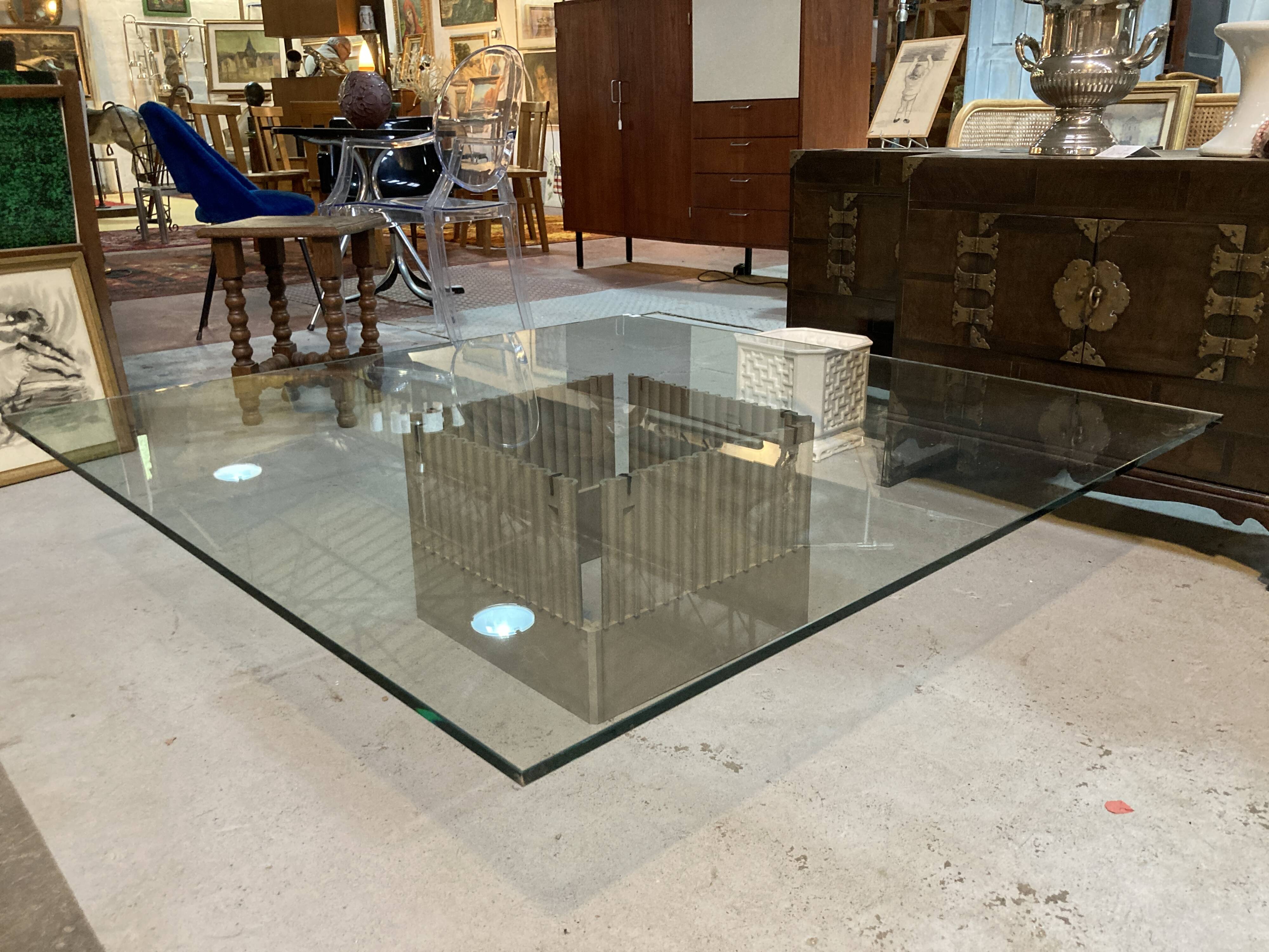 Large Coffee Table - Glass 120 x 120 - Designer