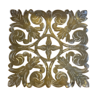 Dessous de plat doré