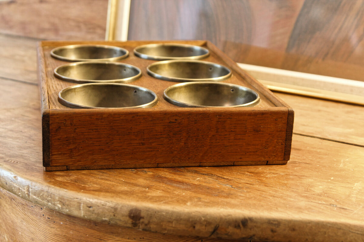 Counter coin pickup
