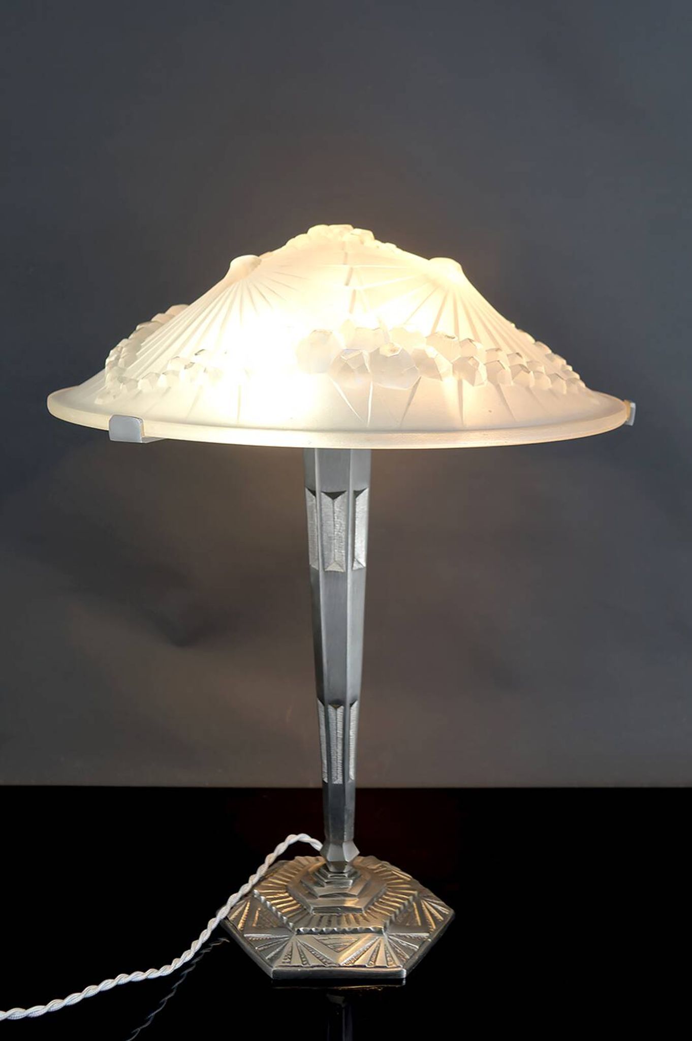 Important Art Deco lamp, nickel-plated bronze, Schneider glass, Fr, c. 1930
