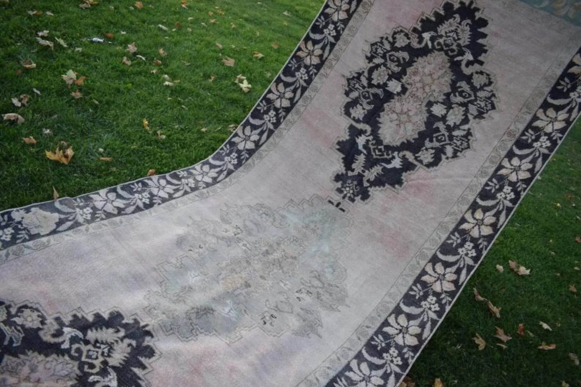 Vintage Turkish hallway rug 142x405 cm