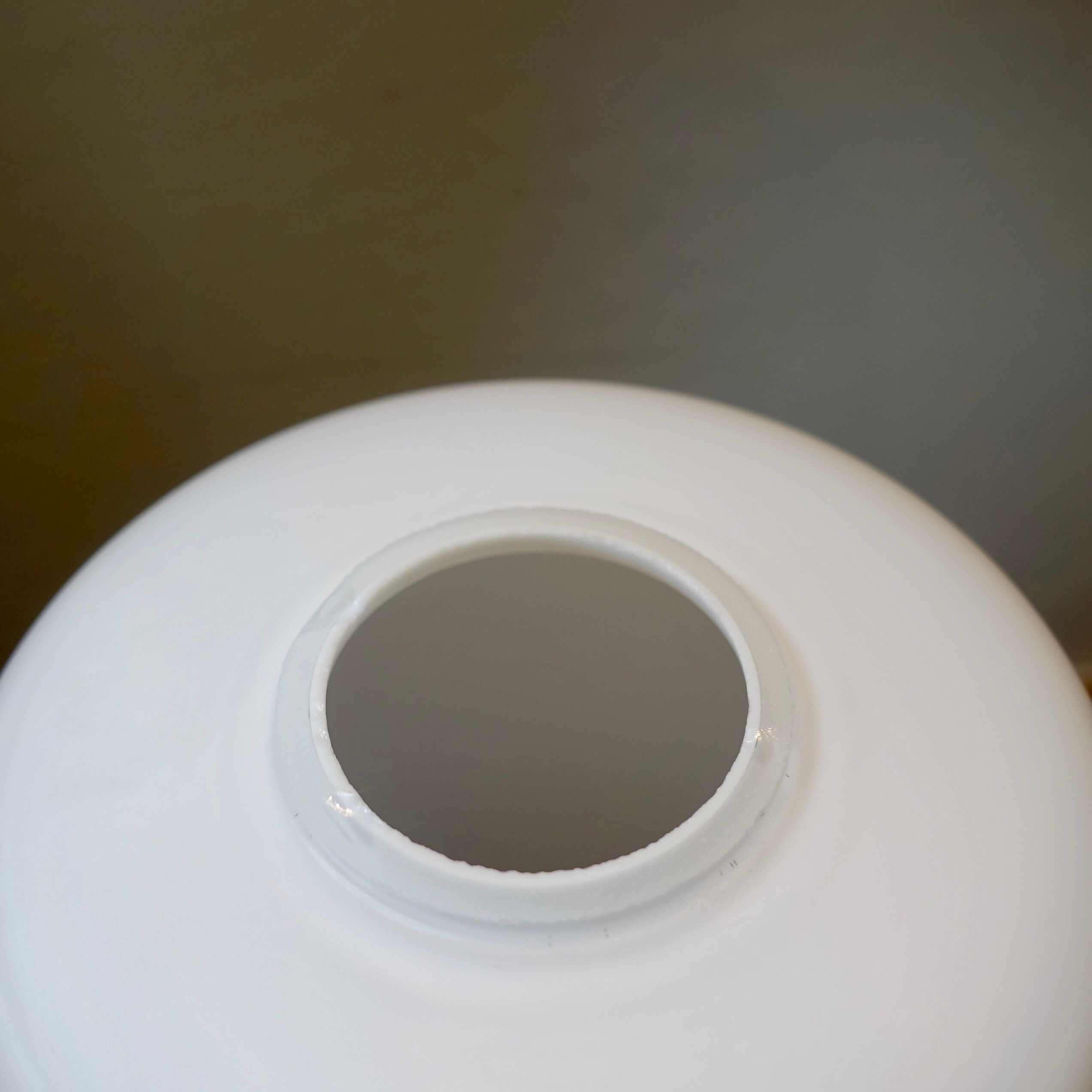 Vintage "Tube" white opaline suspension