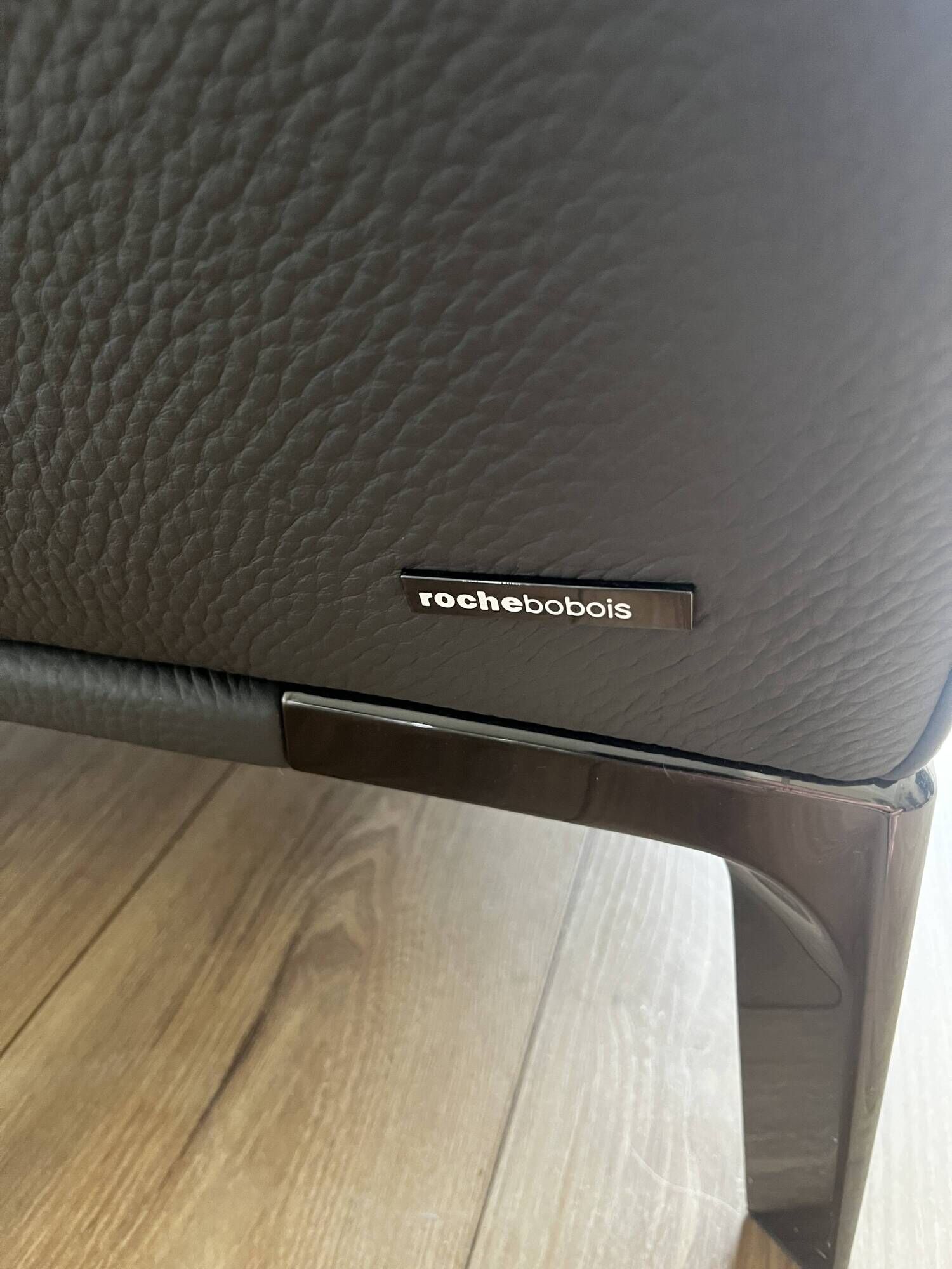 Roche Bobois Réflexion model sofa in taupe leather, 2.5 seats.