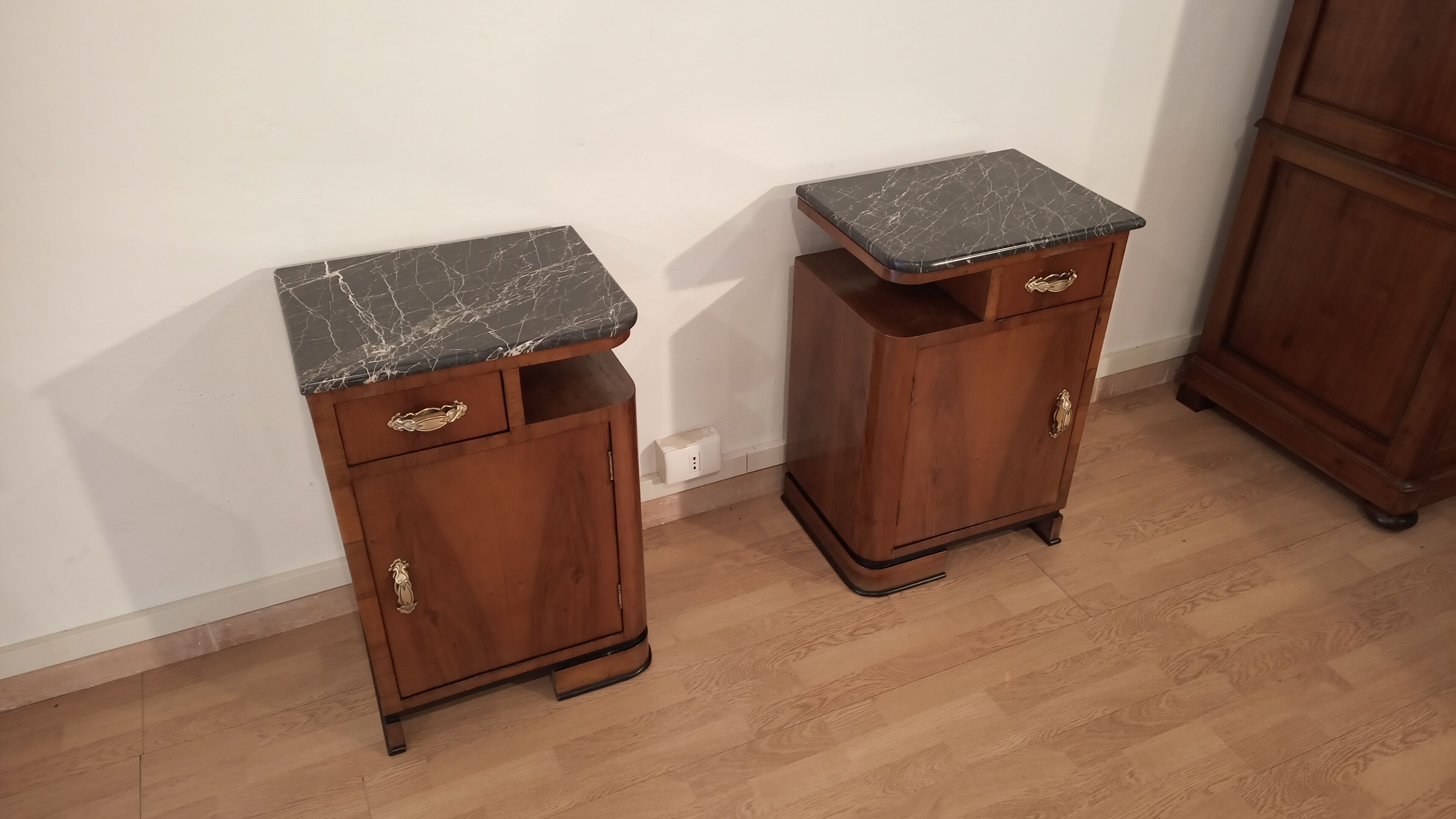 Tables de chevet italiennes Art Déco en noyer, Set de 2