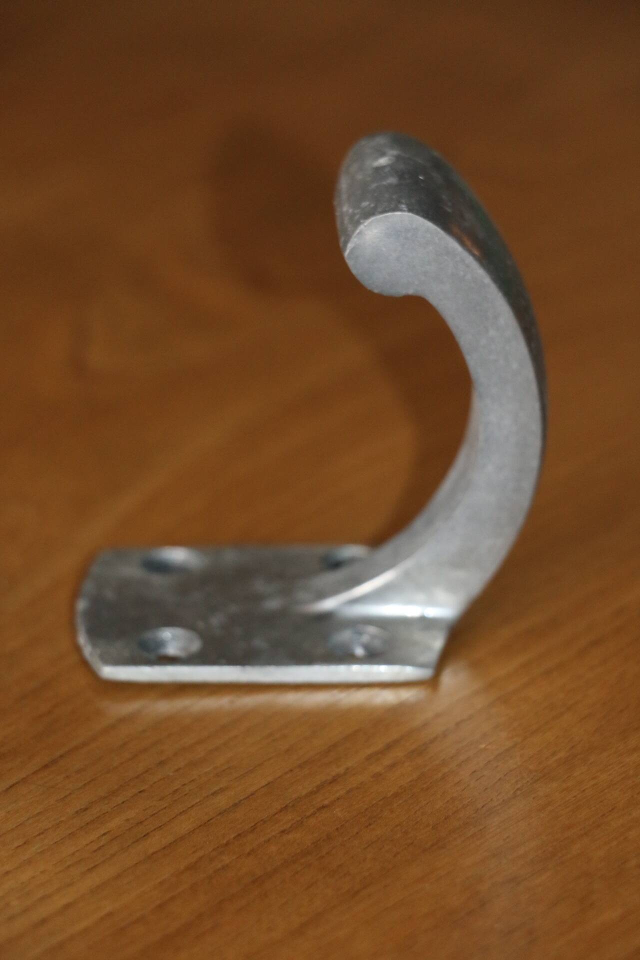 Patère alu simple crochet