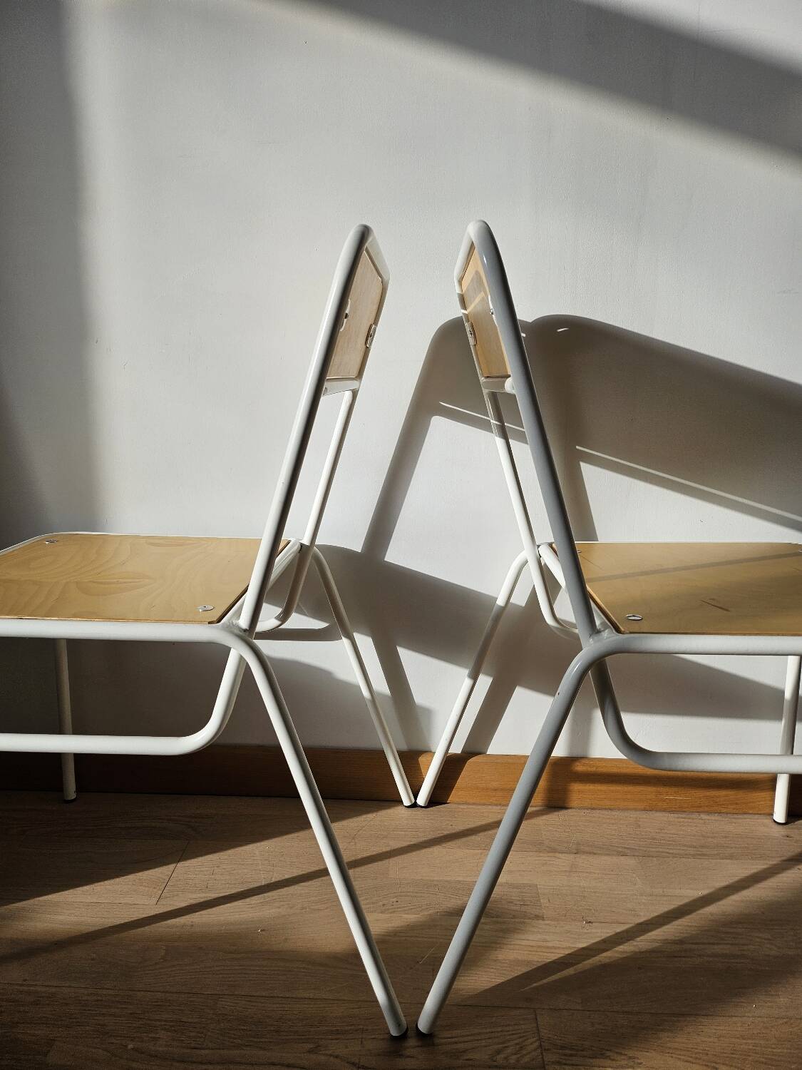 2 chairs once!