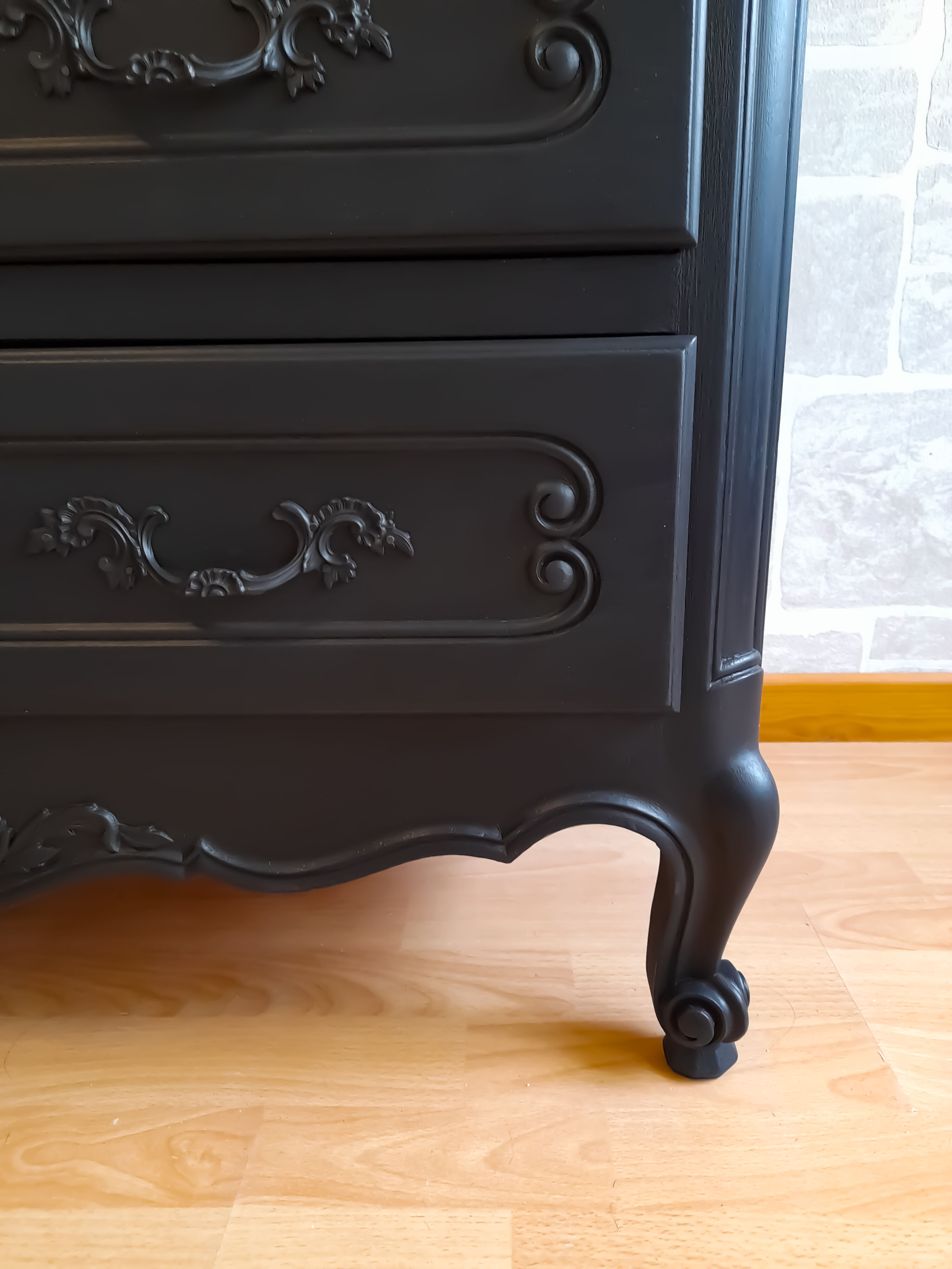 Commode style Louis XV rénovée
