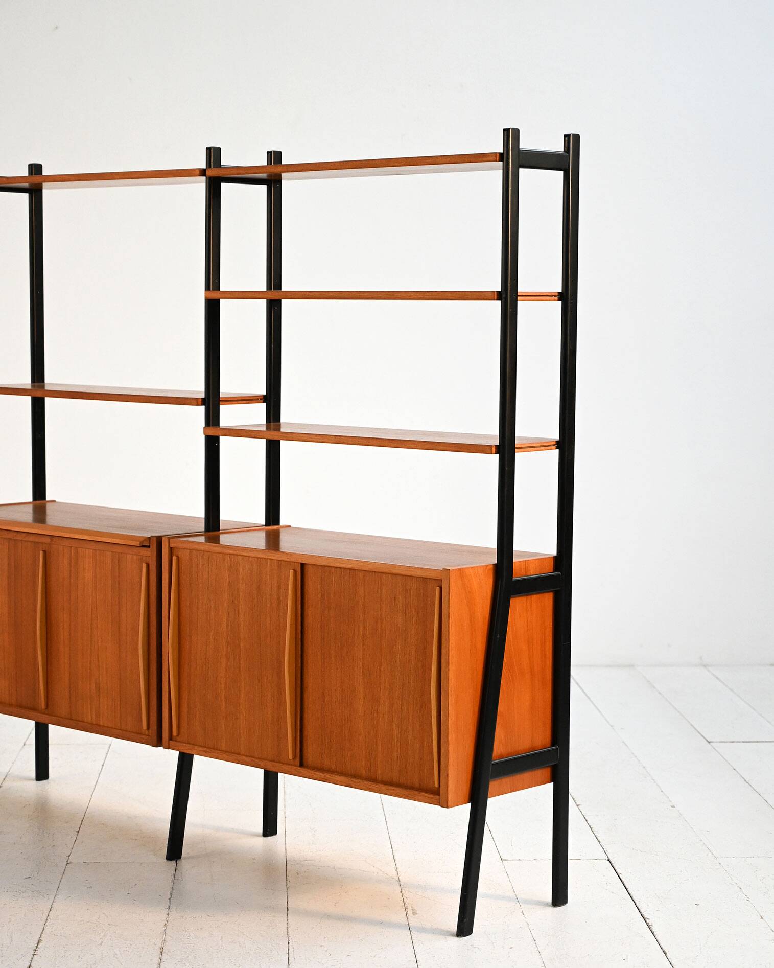 Scandinavian modular teak and lacquered wood shelving unit, 1960s