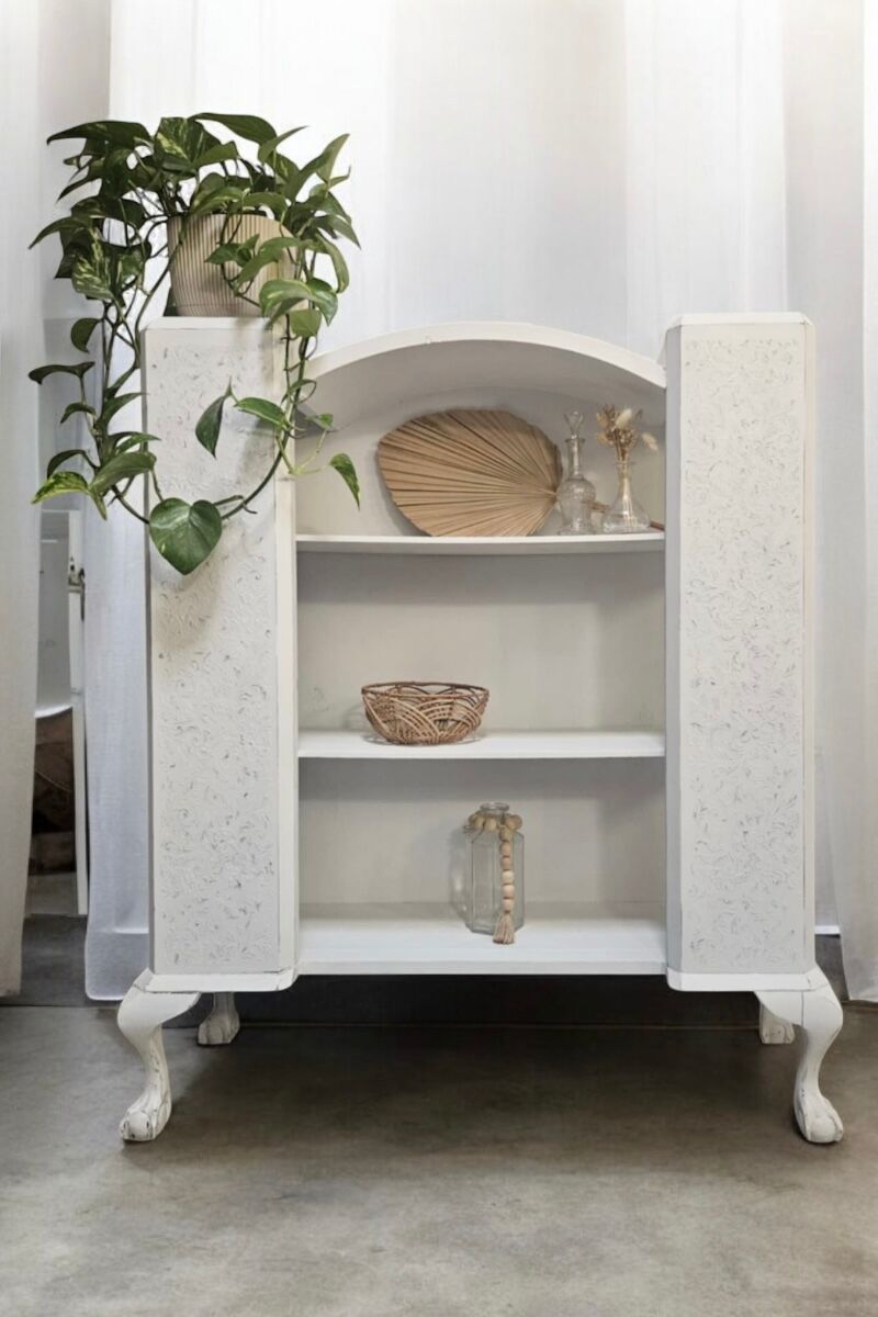 Bibus, display cabinet