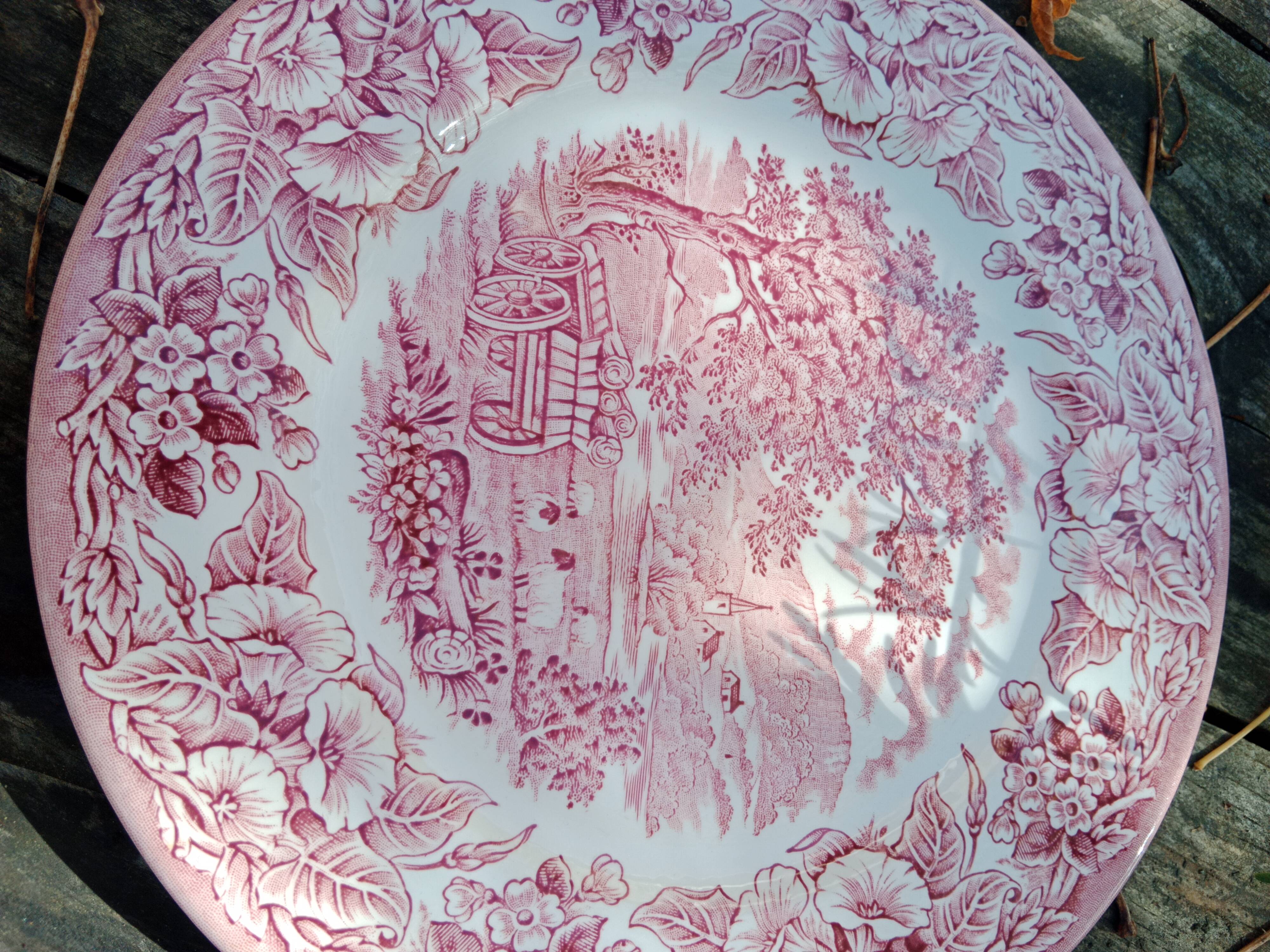 2 assiettes plates eit england