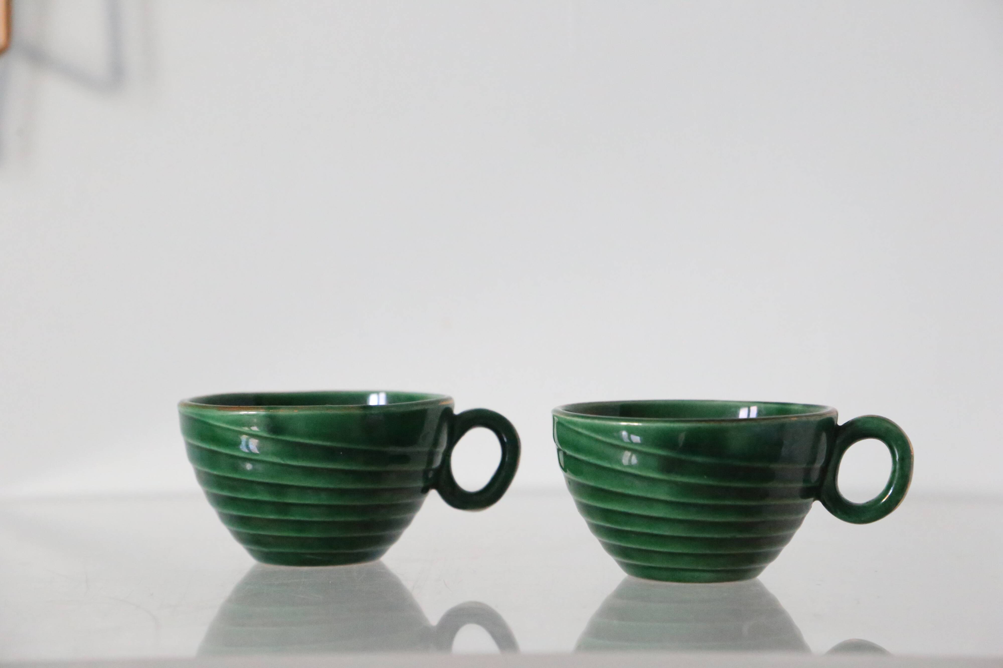 Paire de tasses vertes St Clément vintage