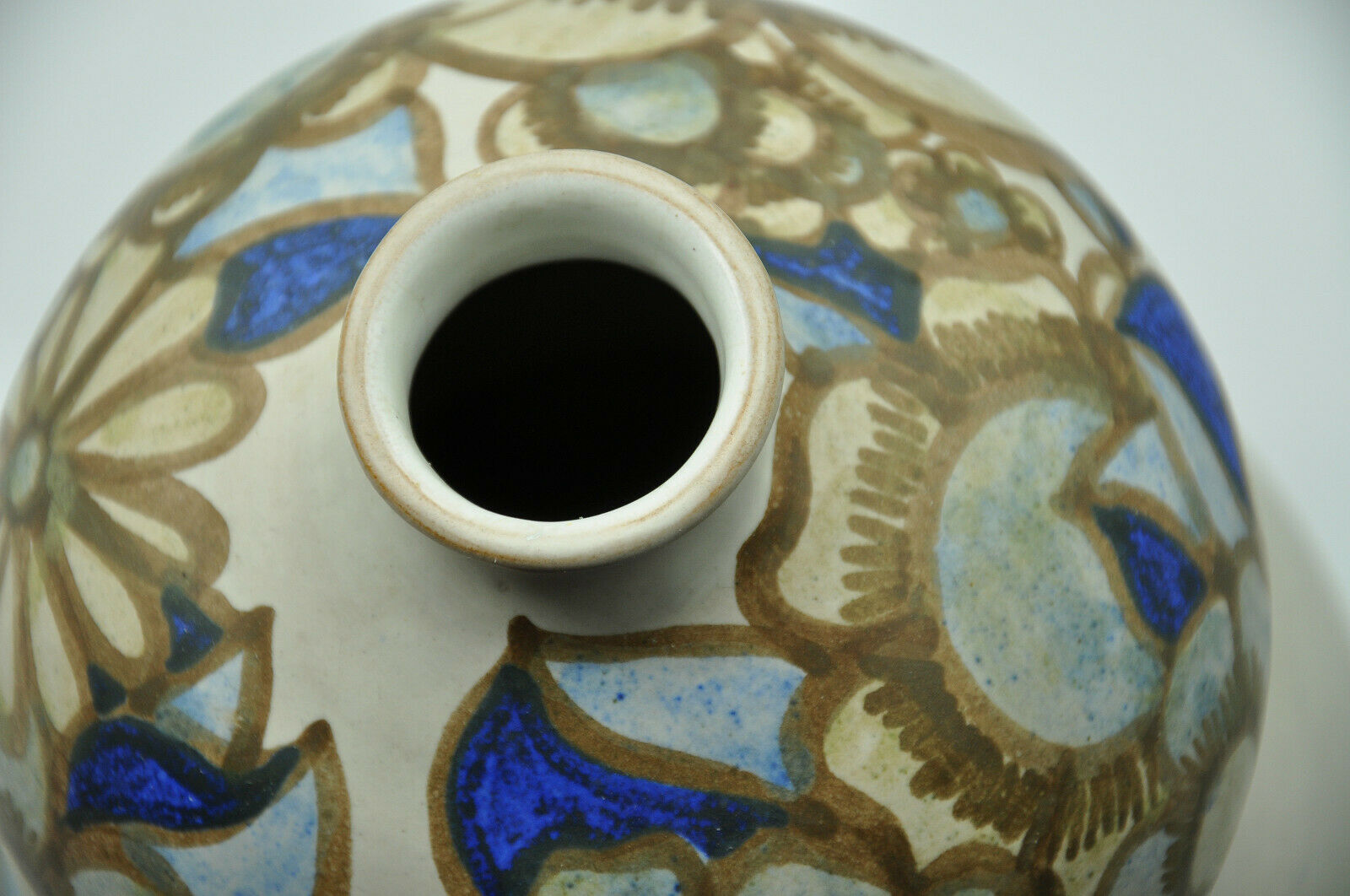 Vase coloquinte art deco motif