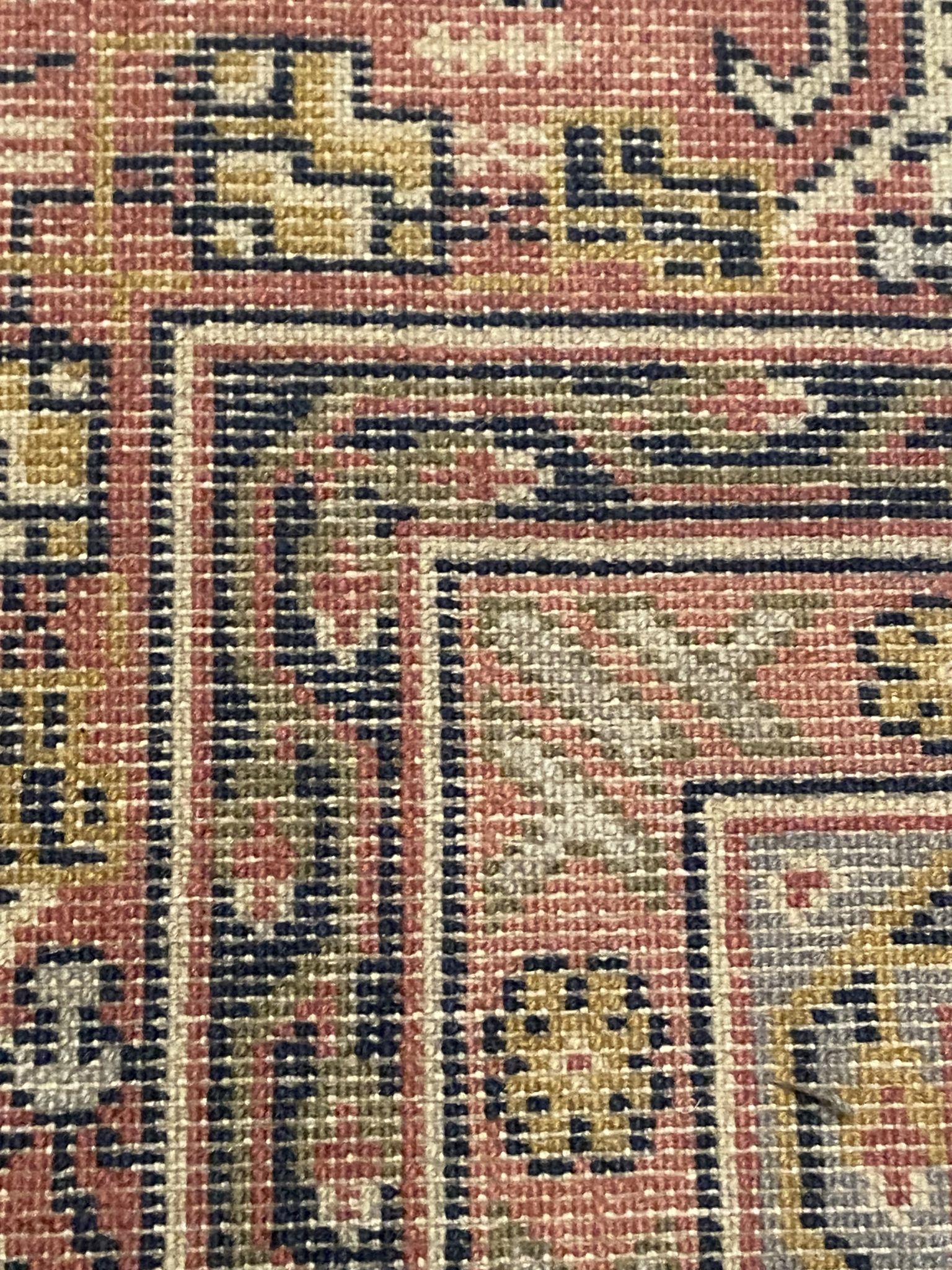 Tapis d'Orient en laine entièrement réalisé à la main