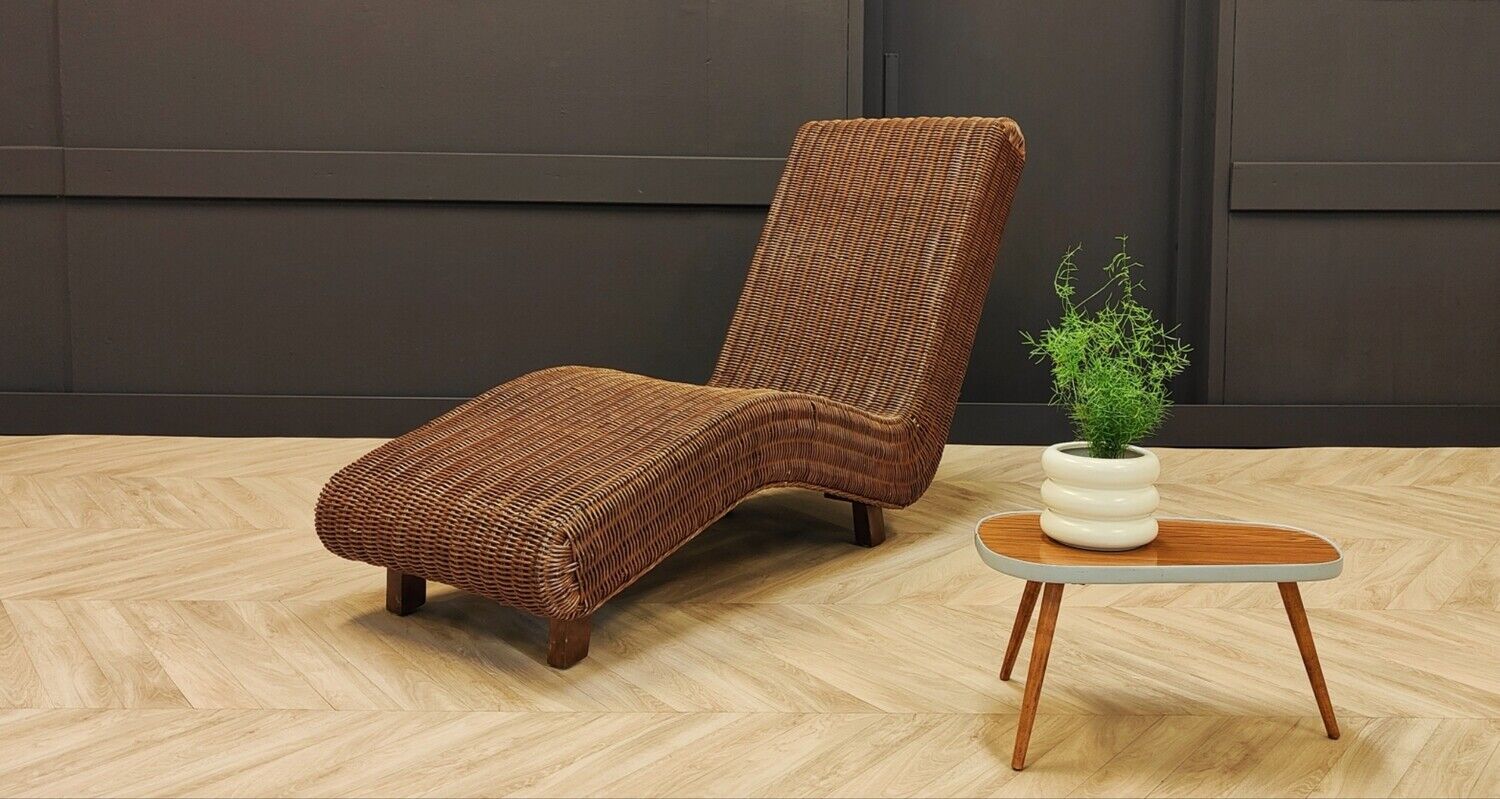 Vintage lounge chair