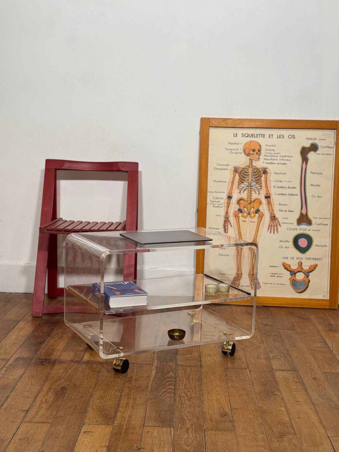 Transparent plexiglass roller table